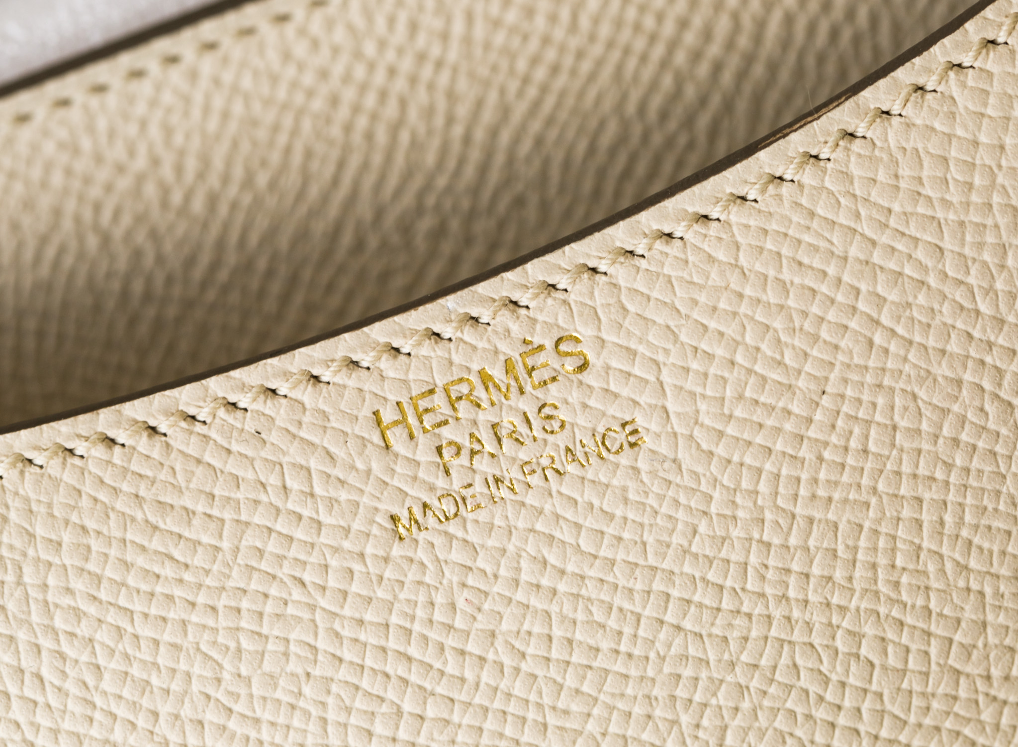 Hermes包包官网 爱马仕奶昔白进口epsom牛皮康斯坦包19cm