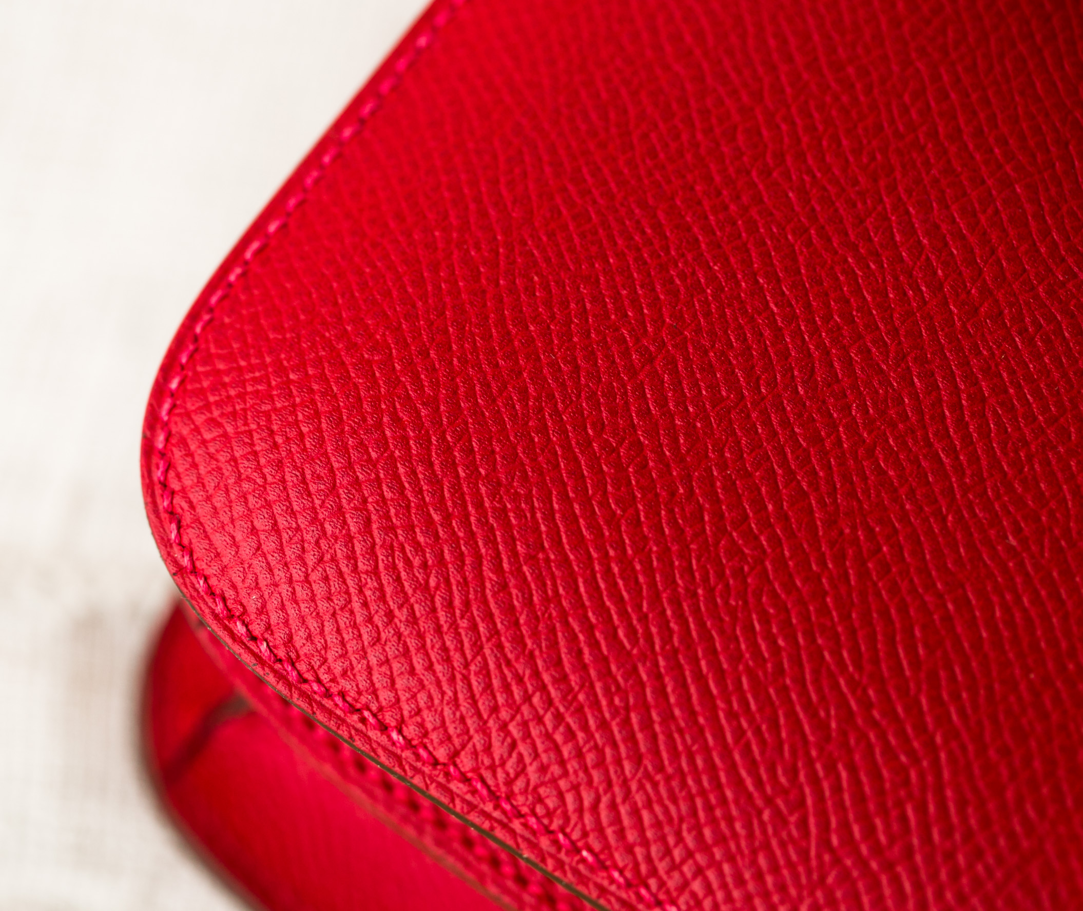 爱马仕包包官网 Hermes Constance空姐包26cm Q5国旗红进口epsom牛皮