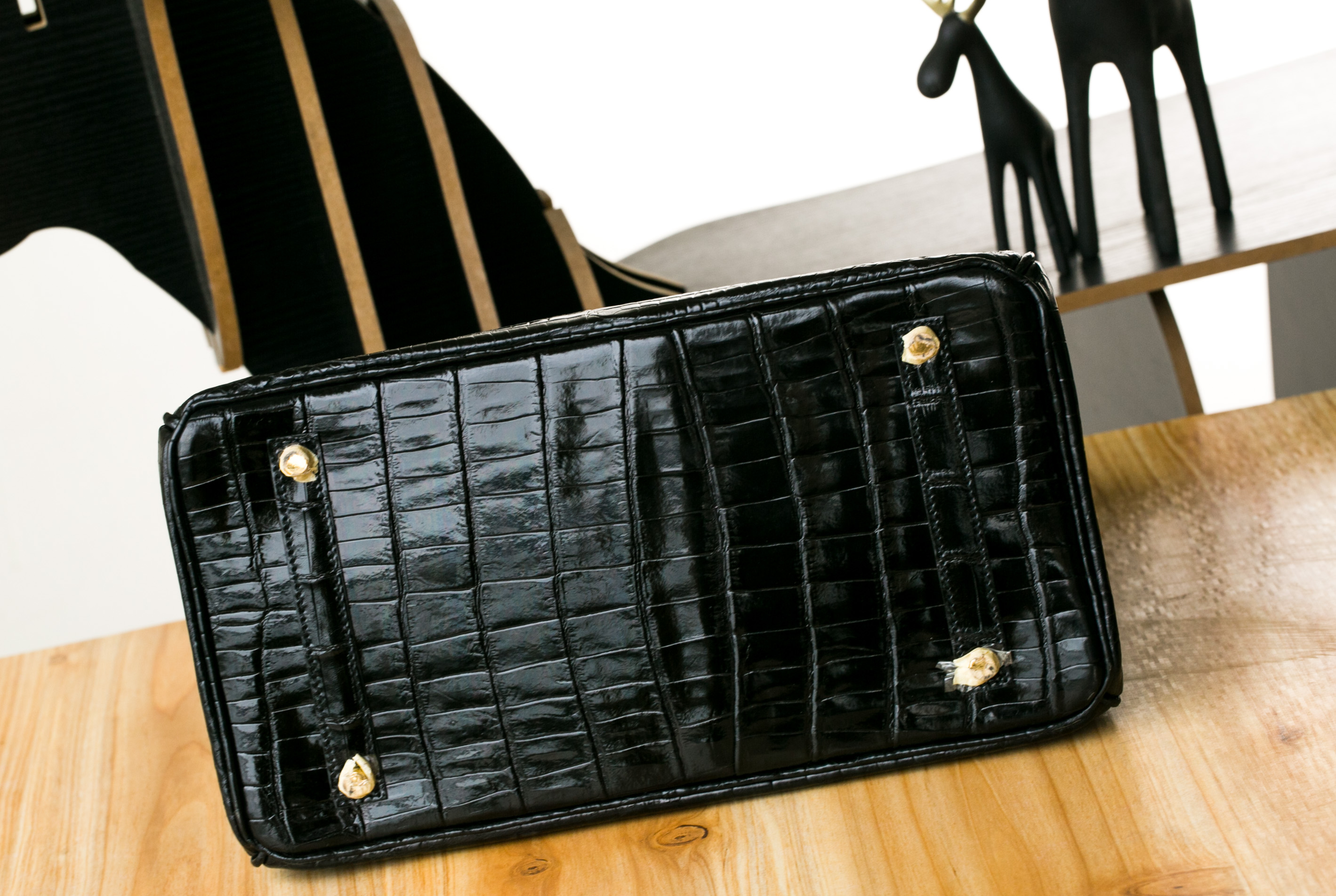 Hermes女包价格 爱马仕黑色亮面两点鳄鱼皮Birkin30铂金包 金扣