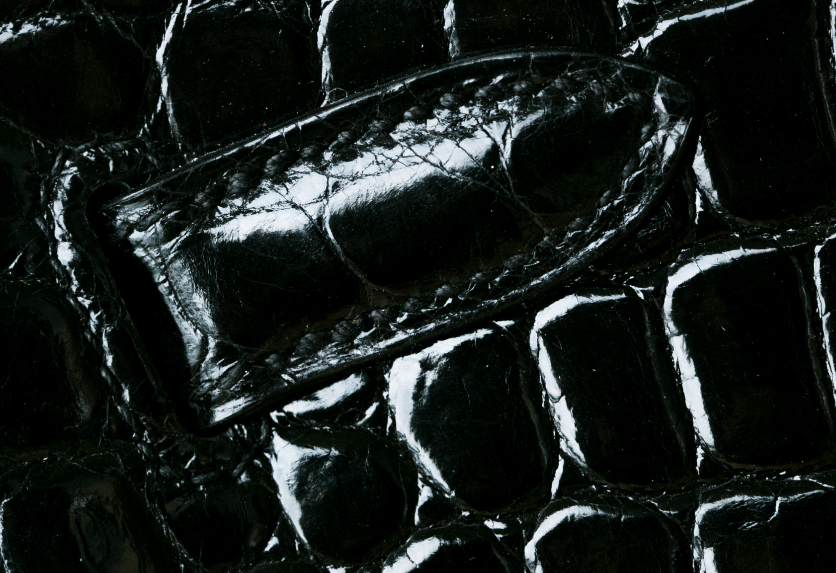 Hermes女包价格 爱马仕黑色亮面两点鳄鱼皮Birkin30铂金包 金扣