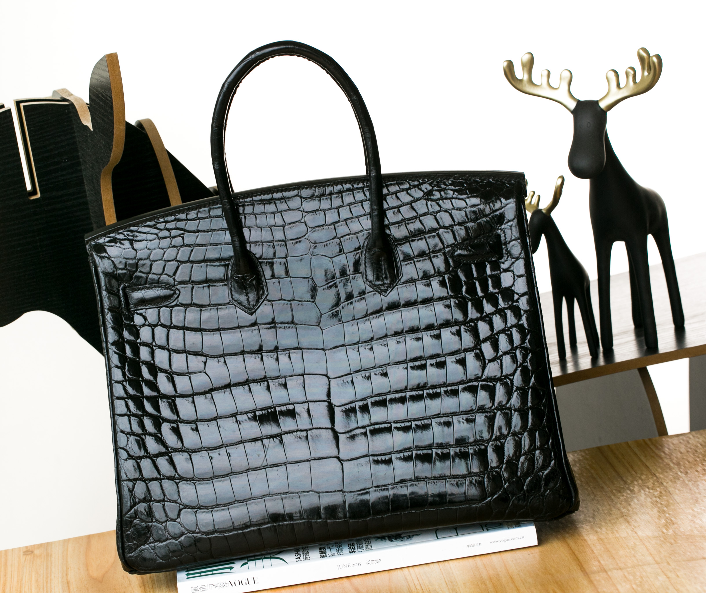 Hermes女包价格 爱马仕黑色亮面两点鳄鱼皮Birkin30铂金包 金扣