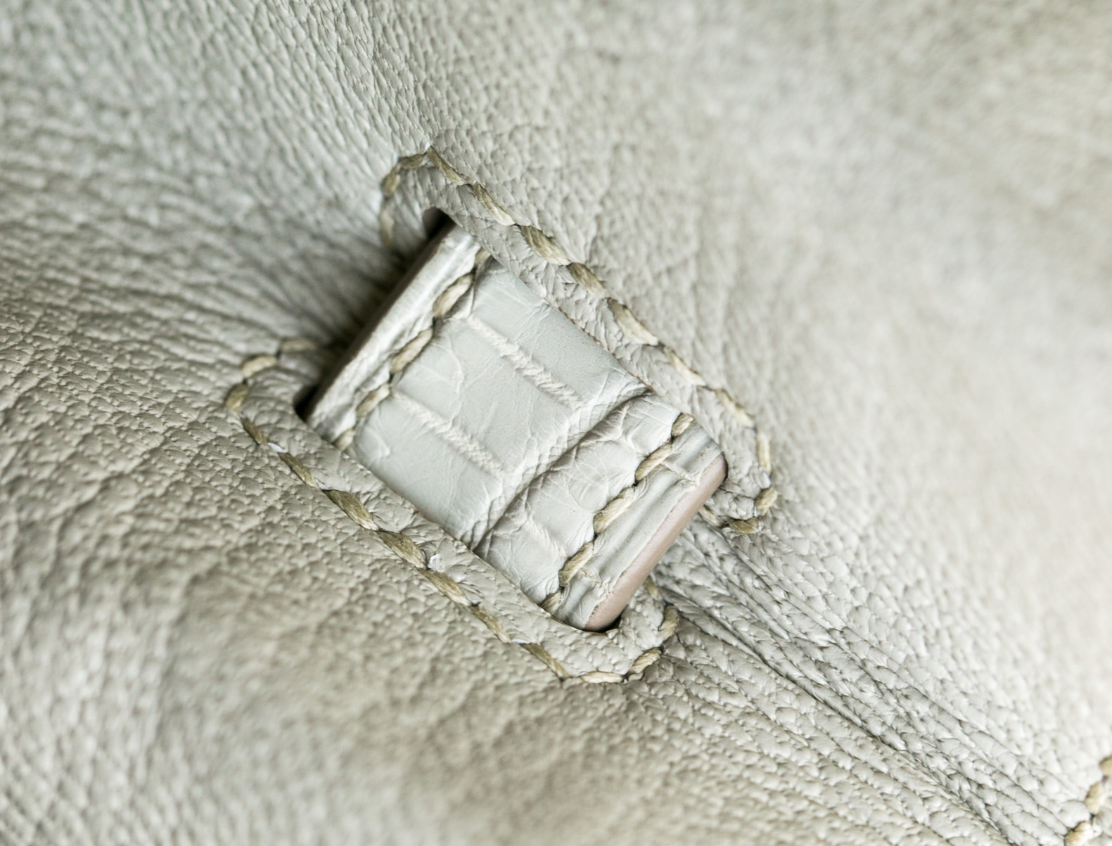Birkin 30CM 雾面尼罗鳄 8L奶油白 两点 银扣