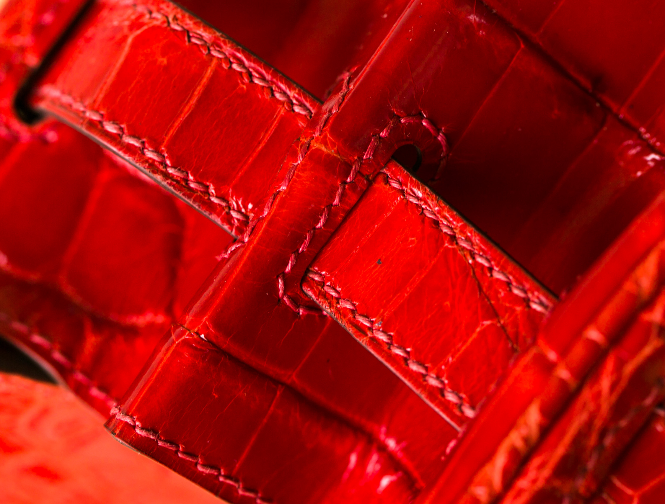 爱马仕包包官网 Hermes Birkin30cm 法拉利红亮面两点鳄鱼皮铂金包