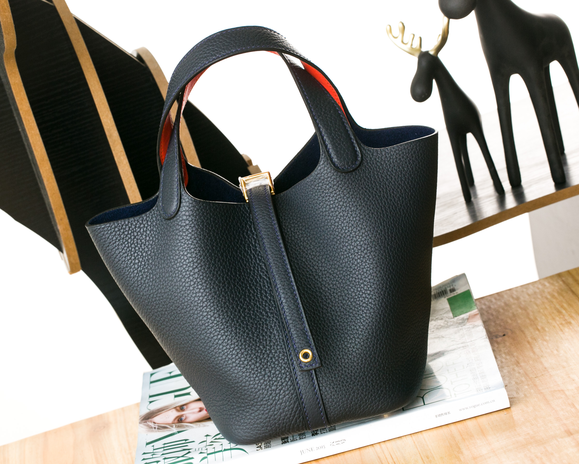 爱马仕水桶包价格 Hermes Picotin 18cm 午夜蓝拼罂粟橘原厂TC皮