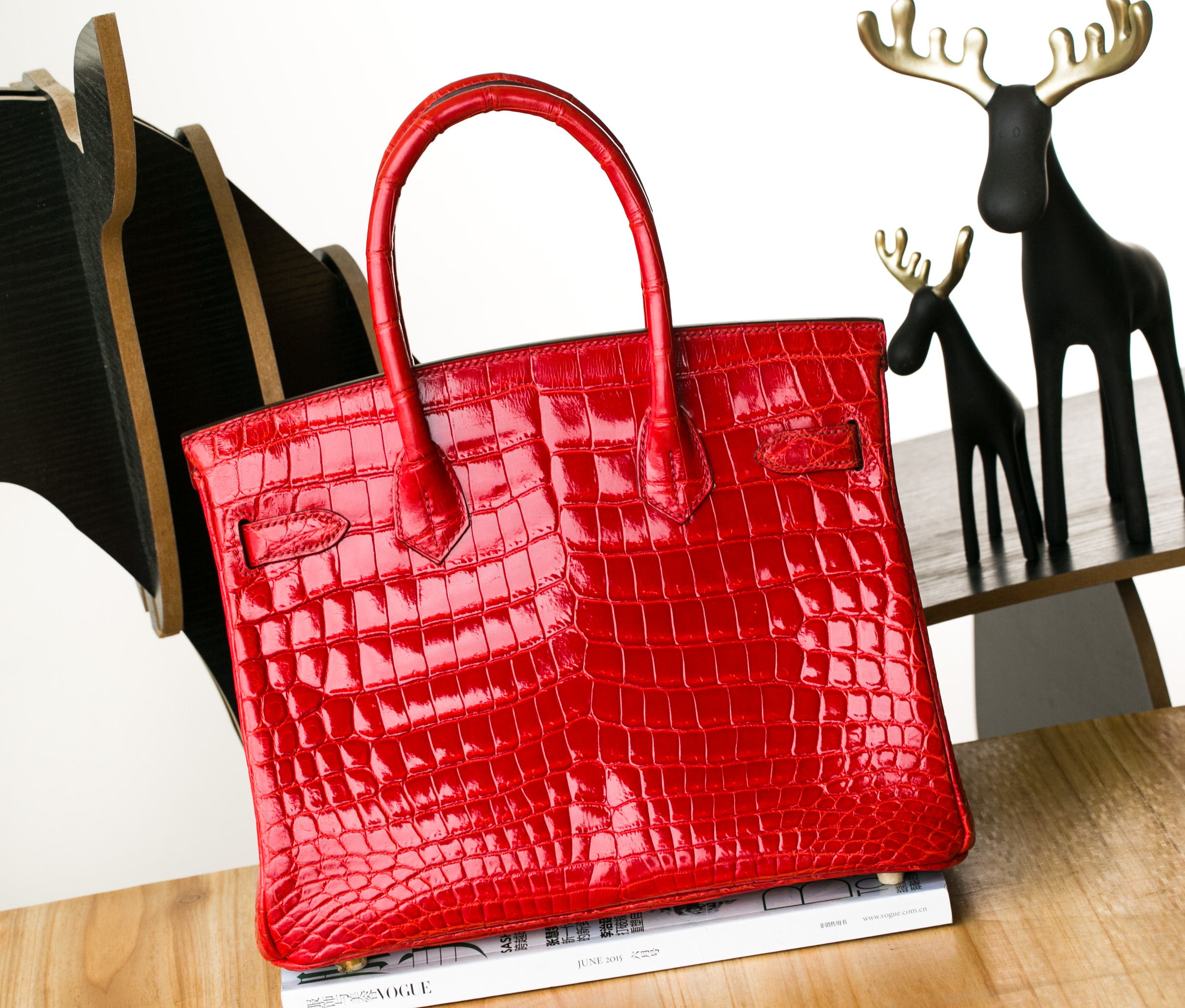 爱马仕包包官网 Hermes Birkin30cm 法拉利红亮面两点鳄鱼皮铂金包