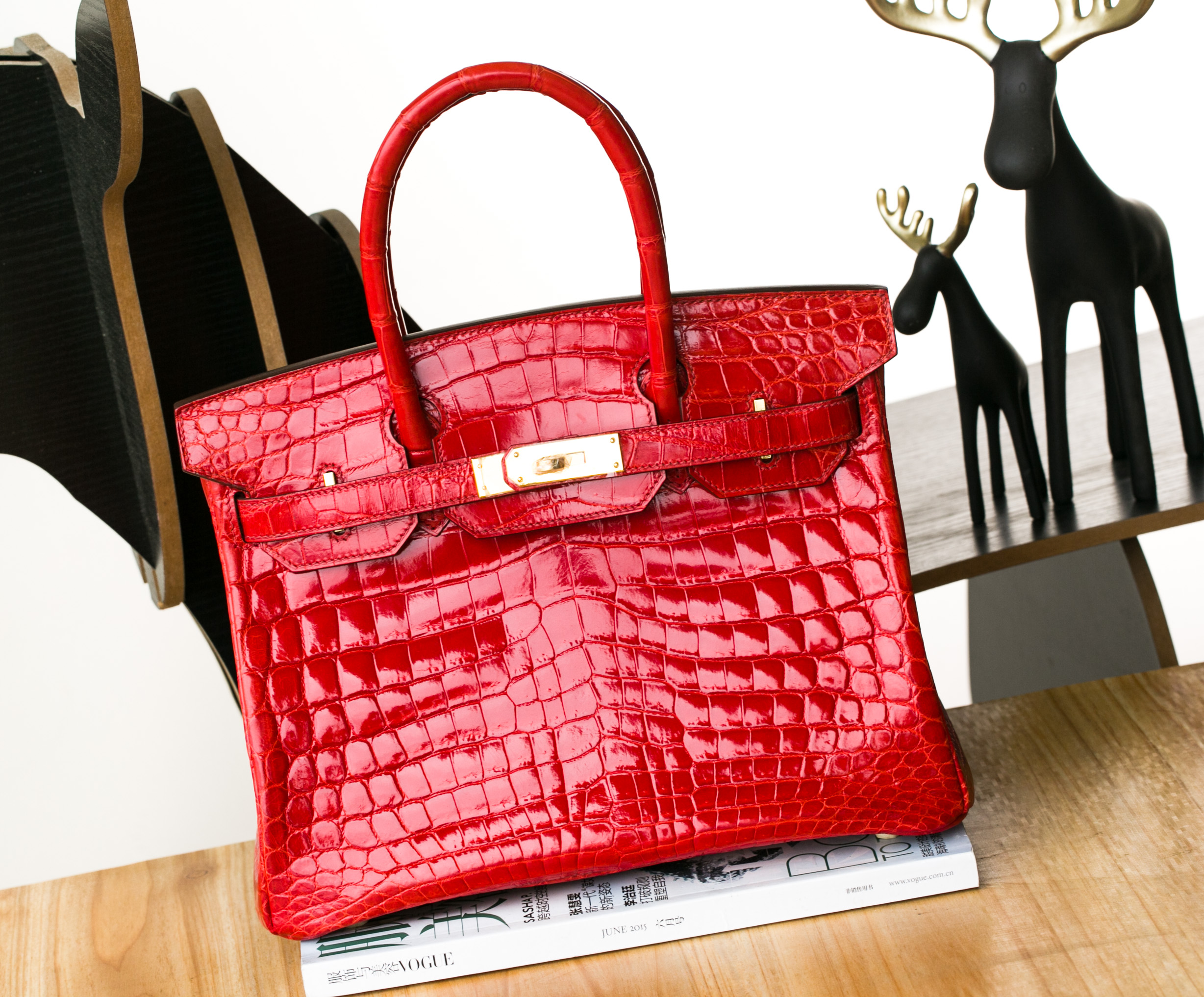 爱马仕包包官网 Hermes Birkin30cm 法拉利红亮面两点鳄鱼皮铂金包