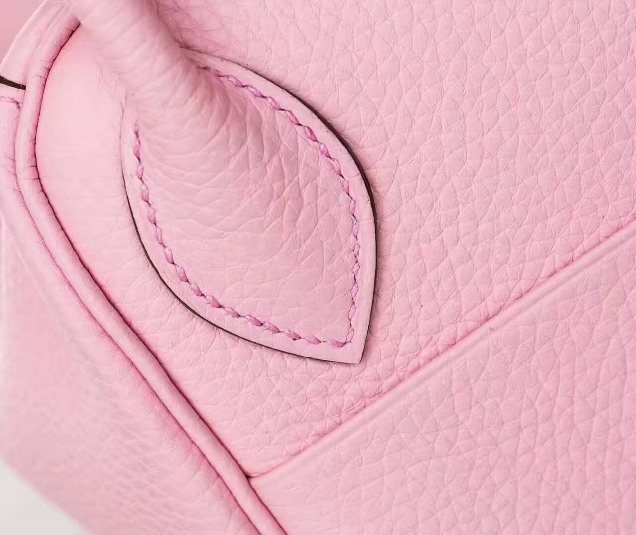 爱马仕琳迪包尺寸 Hermes 3Q水粉色原厂TC牛皮Lindy 30cm 银扣