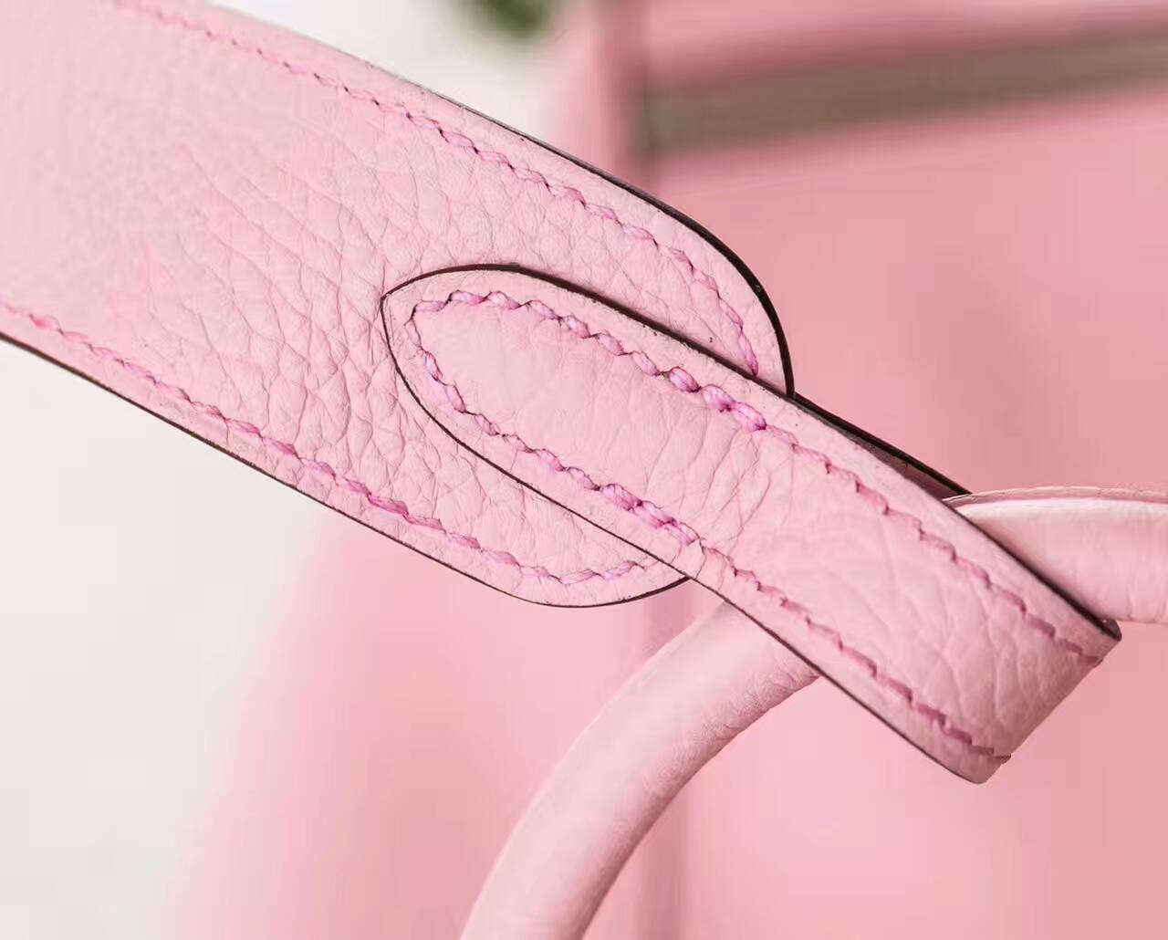 爱马仕琳迪包尺寸 Hermes 3Q水粉色原厂TC牛皮Lindy 30cm 银扣