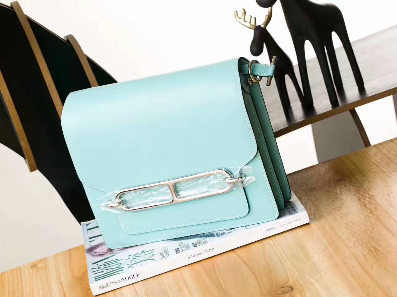爱马仕包包价格 Hermes 3P马卡龙蓝原厂Swift皮猪鼻子包Roulis23cm