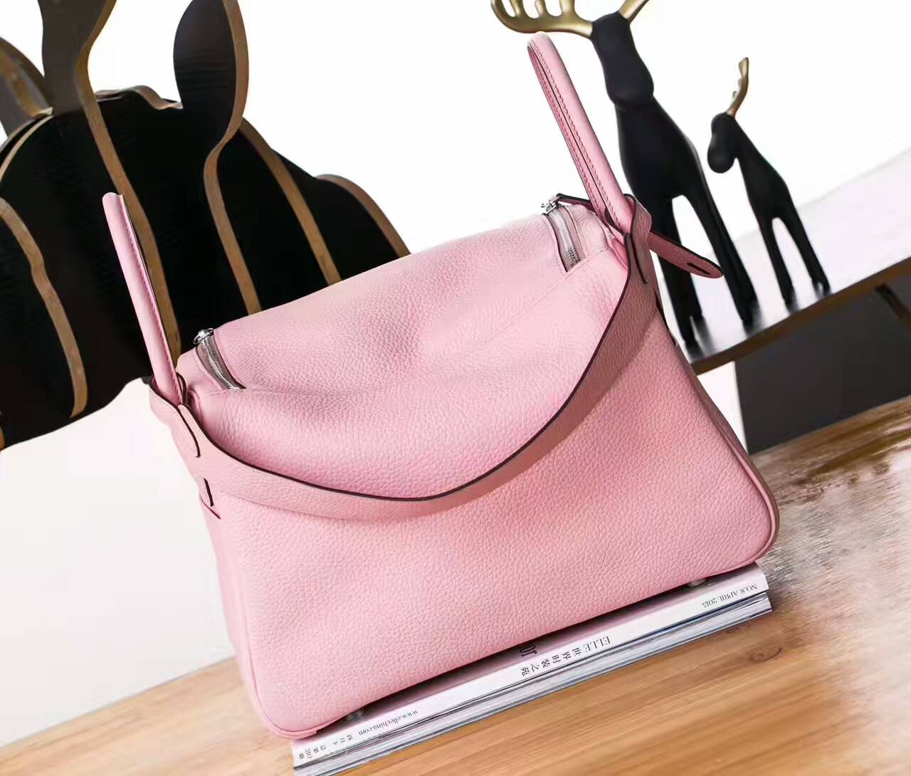 爱马仕琳迪包尺寸 Hermes 3Q水粉色原厂TC牛皮Lindy 30cm 银扣
