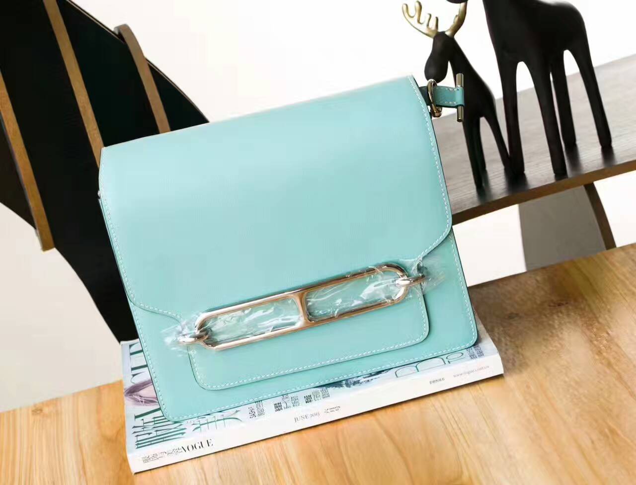 爱马仕包包价格 Hermes 3P马卡龙蓝原厂Swift皮猪鼻子包Roulis23cm