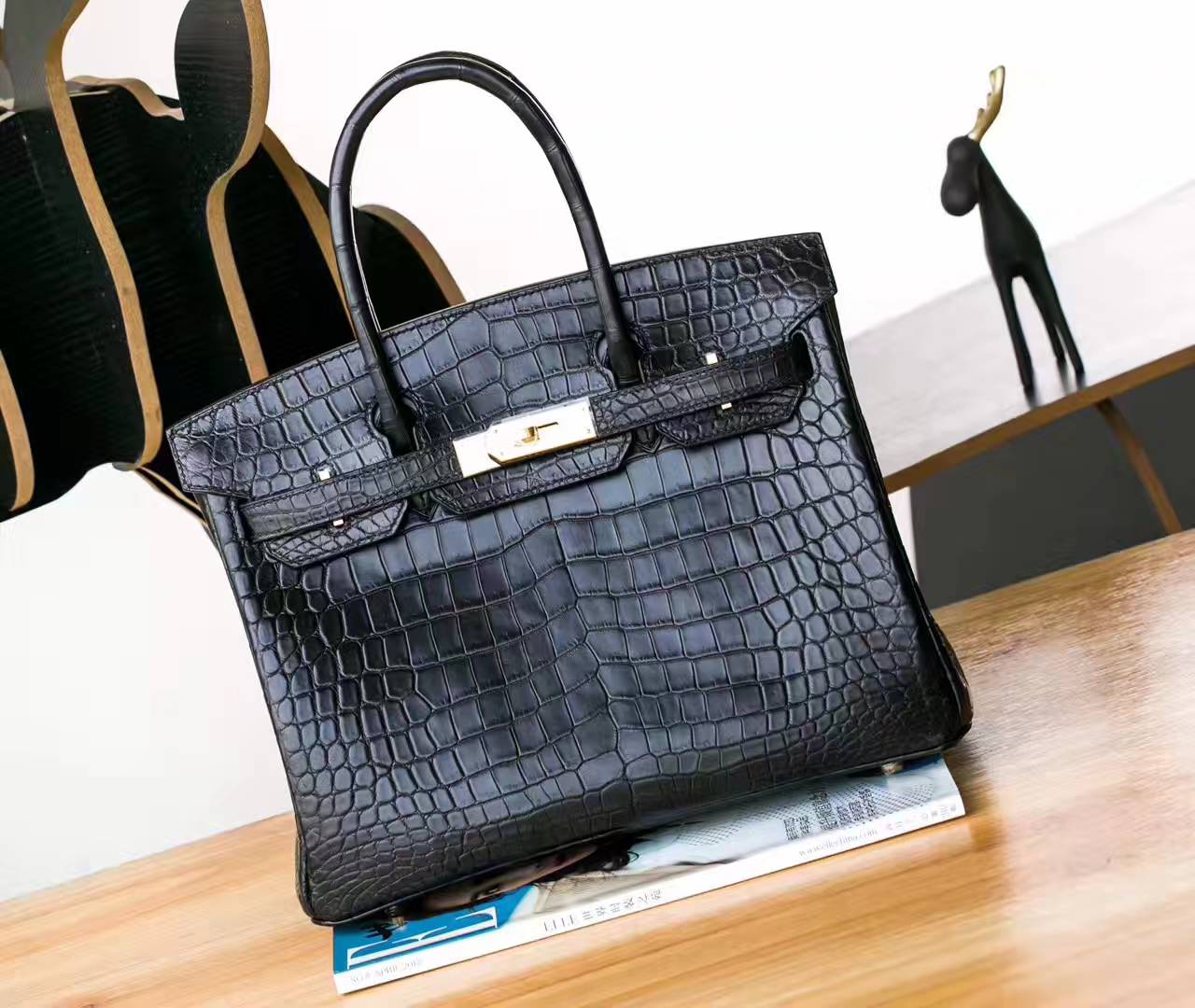Hermes包包官网 爱马仕黑色雾面两点鳄鱼皮Birkin30铂金包