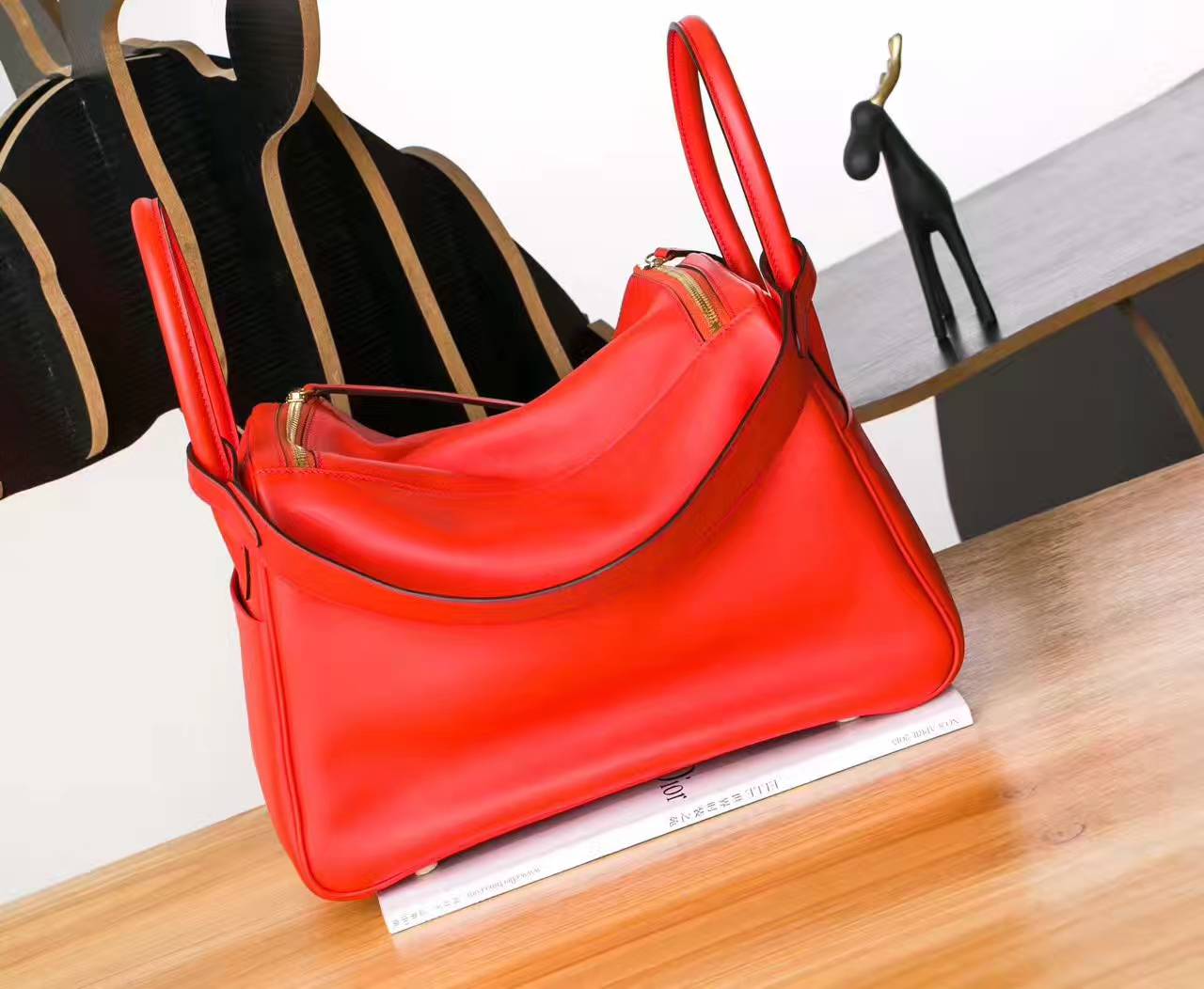 爱马仕Hermes Lindy 30cm 火焰橙原厂swift牛皮琳迪包 金扣