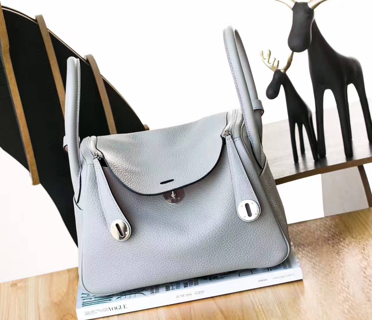 爱马仕琳迪包尺寸 Hermes Lindy 30cm 4Z海鸥灰拼水粉色原厂TC皮