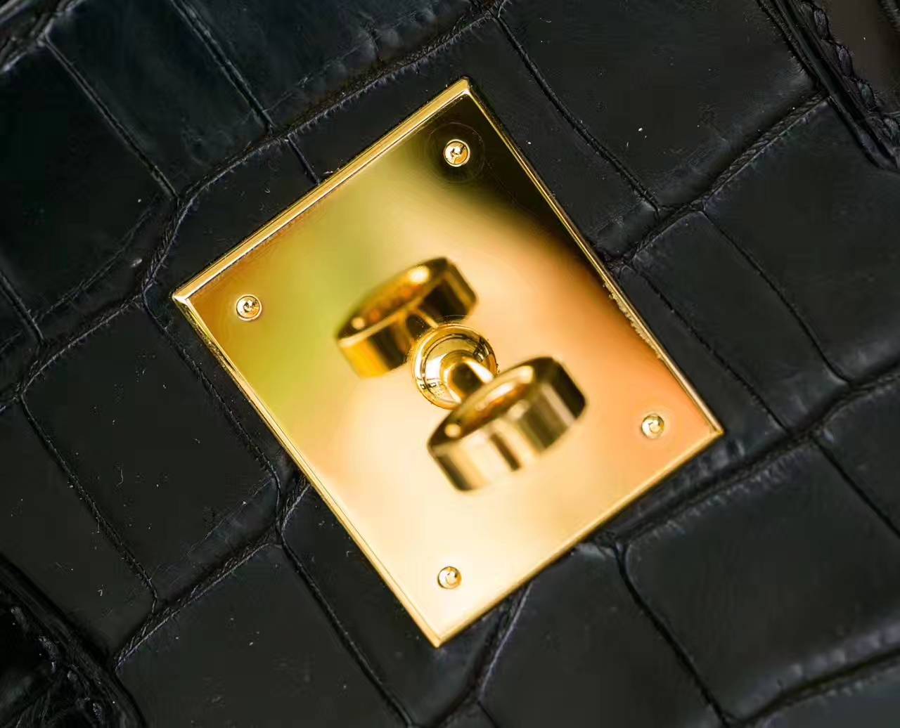 Hermes包包官网 爱马仕黑色雾面两点鳄鱼皮Birkin30铂金包