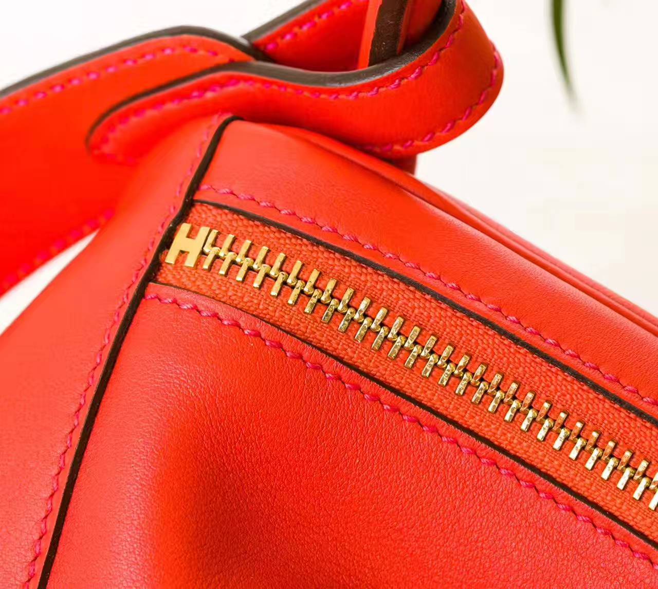 爱马仕Hermes Lindy 30cm 火焰橙原厂swift牛皮琳迪包 金扣