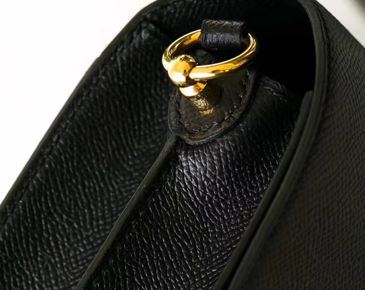 爱马仕包包官网 Hermes 黑色原厂Epsom牛皮猪鼻子包Roulis 19cm 金扣