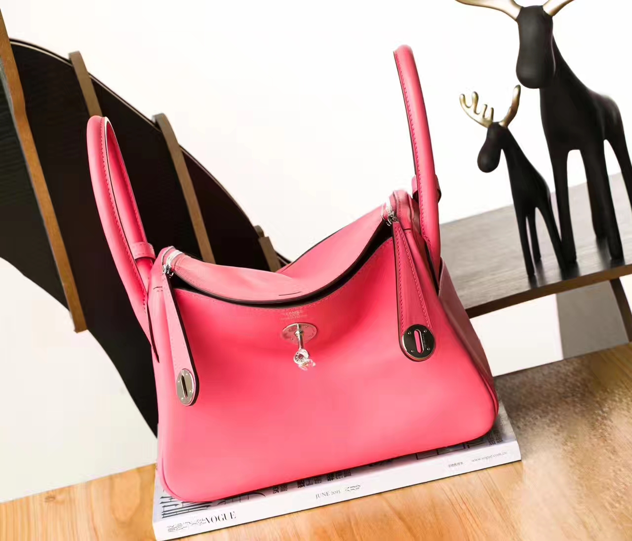 爱马仕琳迪包尺寸 Hermes Lindy 26cm 8W唇膏粉原厂Swift牛皮