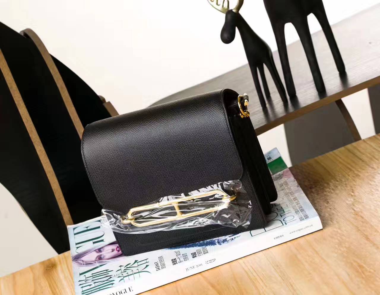 爱马仕包包官网 Hermes 黑色原厂Epsom牛皮猪鼻子包Roulis 19cm 金扣