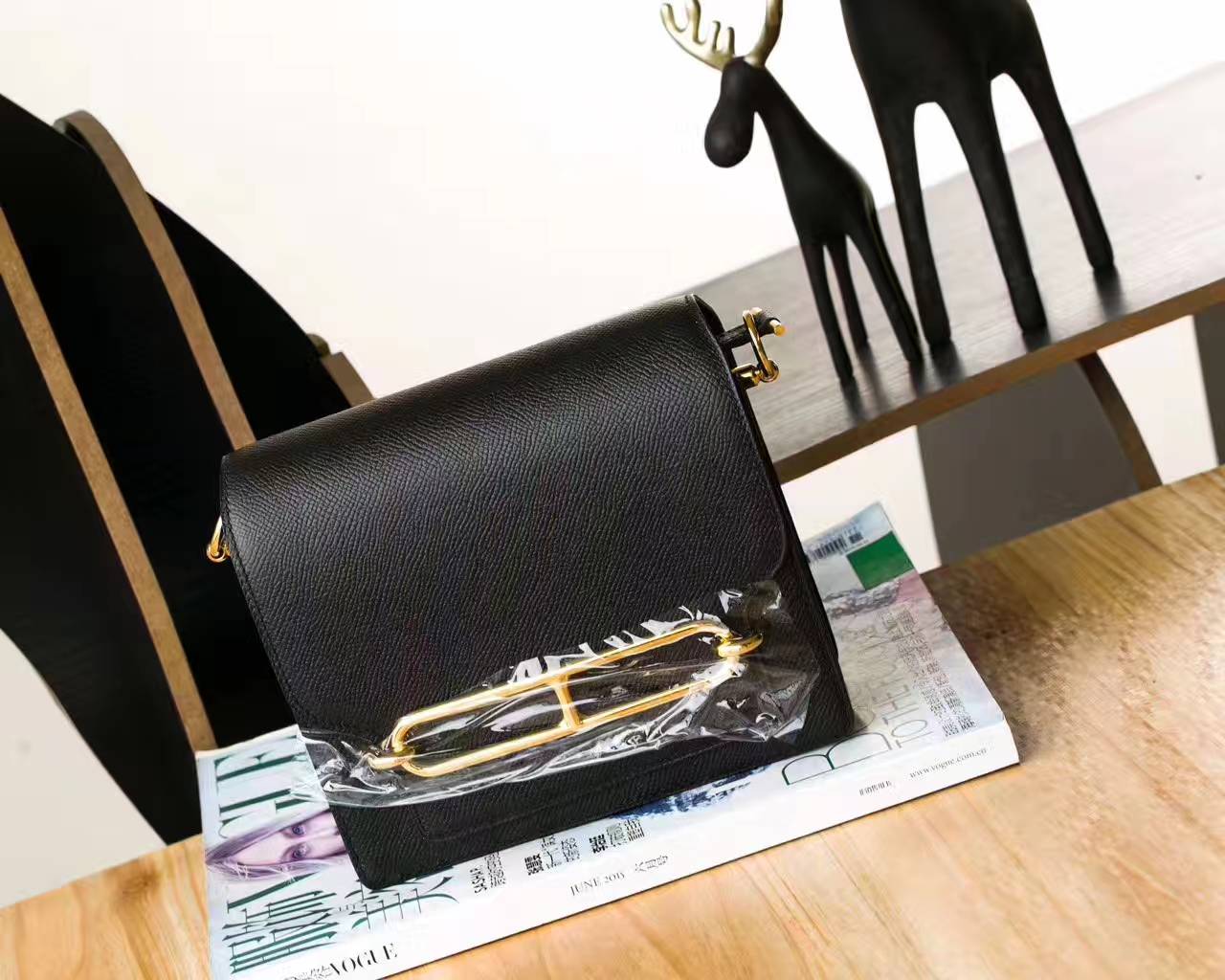爱马仕包包官网 Hermes 黑色原厂Epsom牛皮猪鼻子包Roulis 19cm 金扣