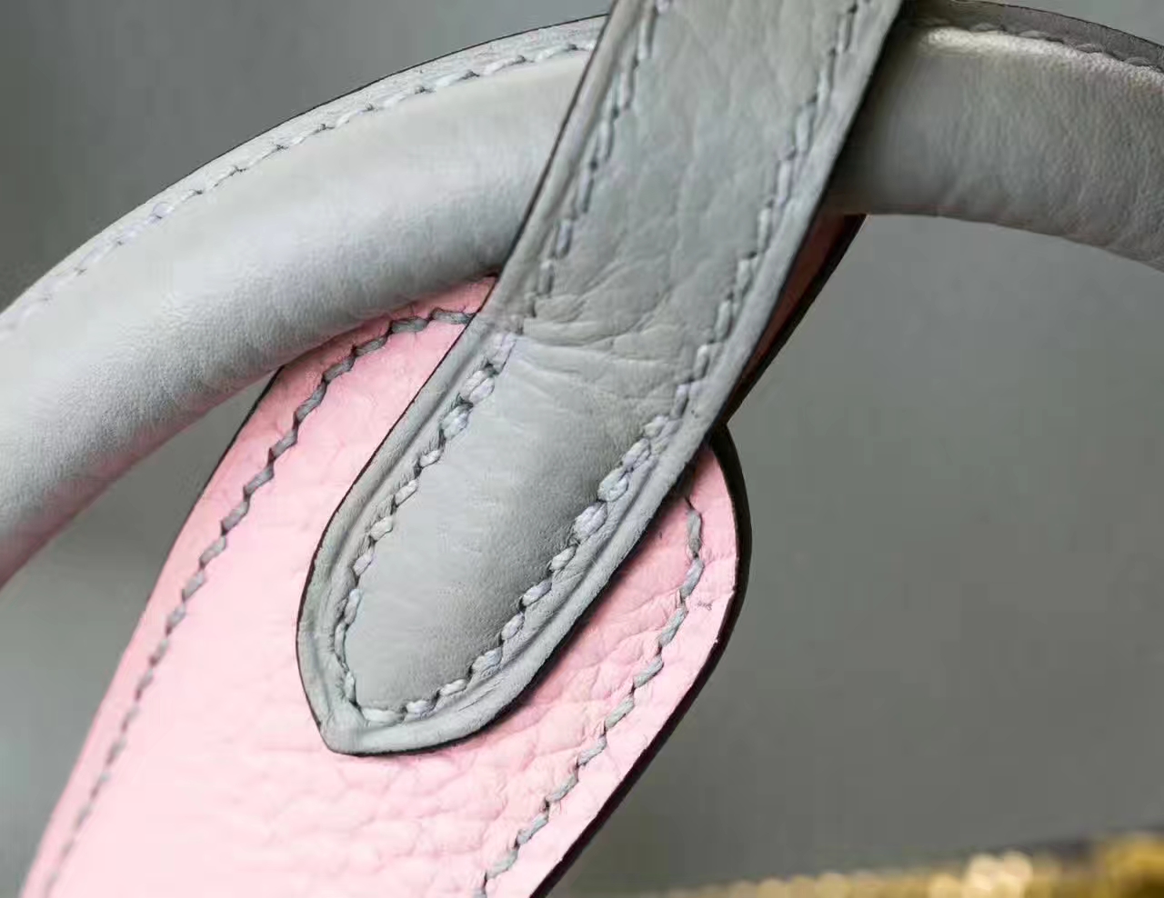 爱马仕琳迪包尺寸 Hermes Lindy 30cm 冰川蓝拼水粉色TC牛皮