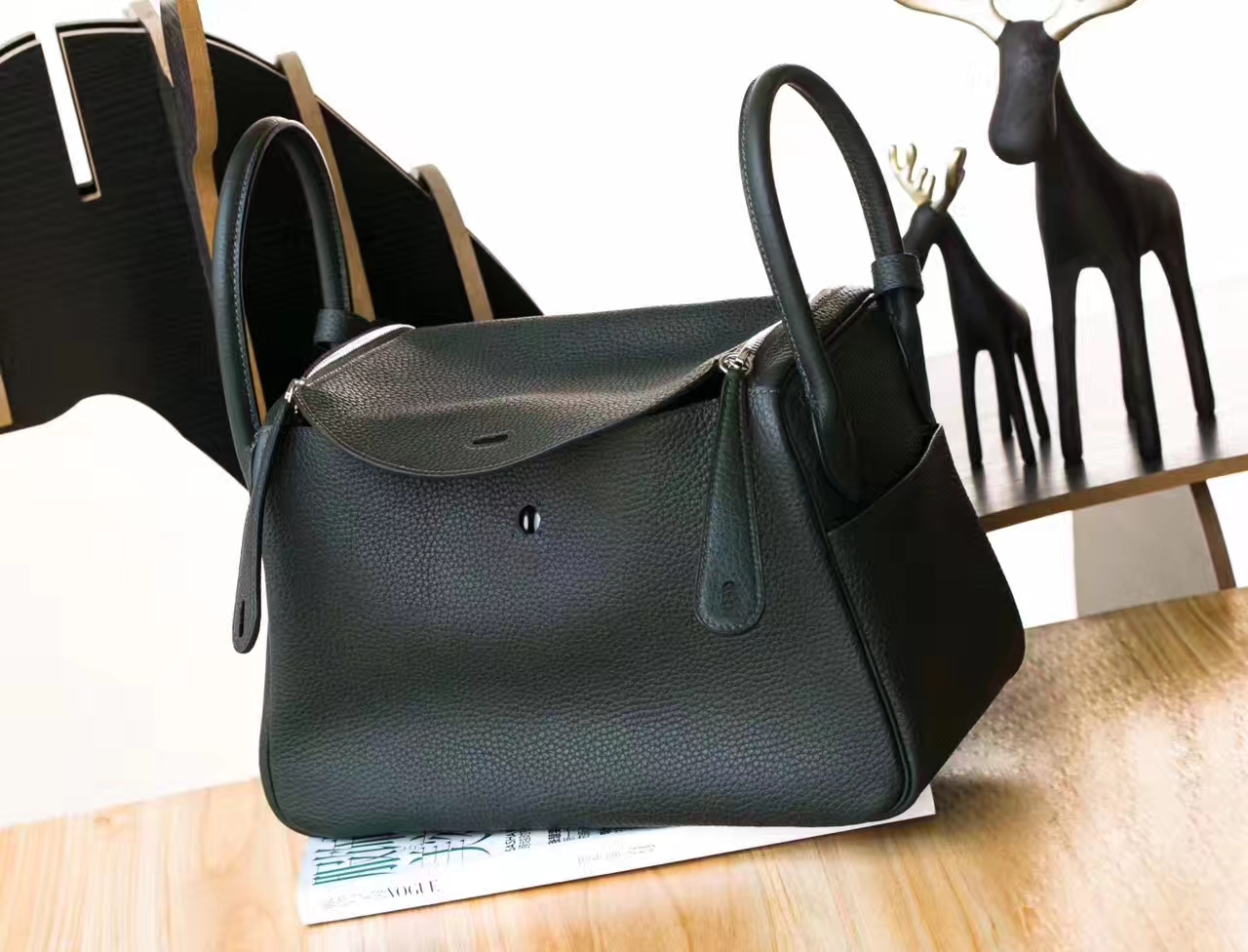 Hermes包包官网 爱马仕墨绿原厂TC牛皮琳迪包Lindy30cm 银扣