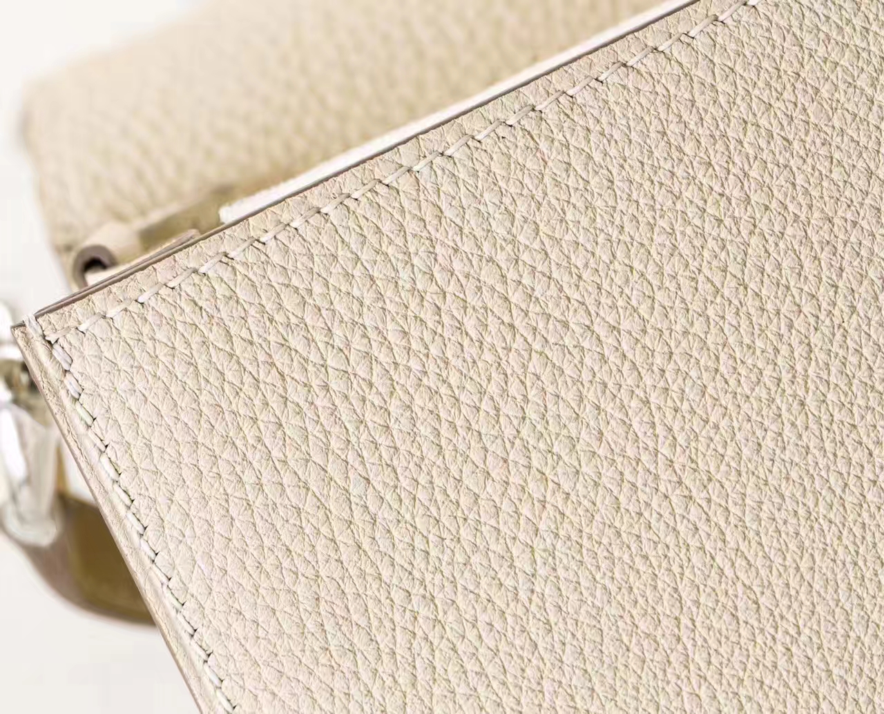 爱马仕包包批发 Hermes CK80珍珠灰原厂TC牛皮Roulis猪鼻子包23cm