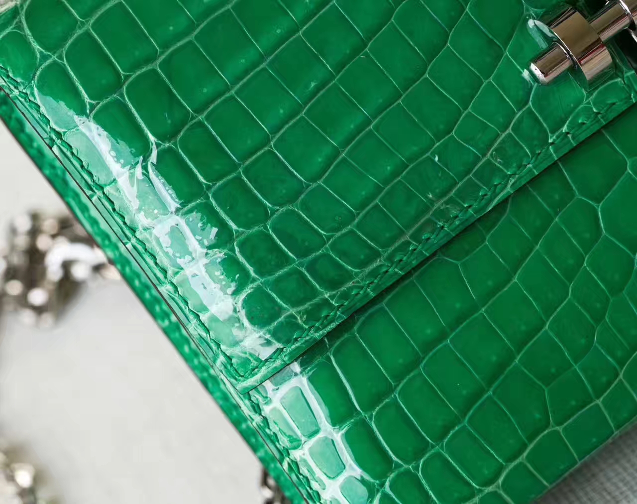 Hermes Verrou 爱马仕翡翠绿亮面两点鳄鱼皮机关枪包链条单肩女包17cm