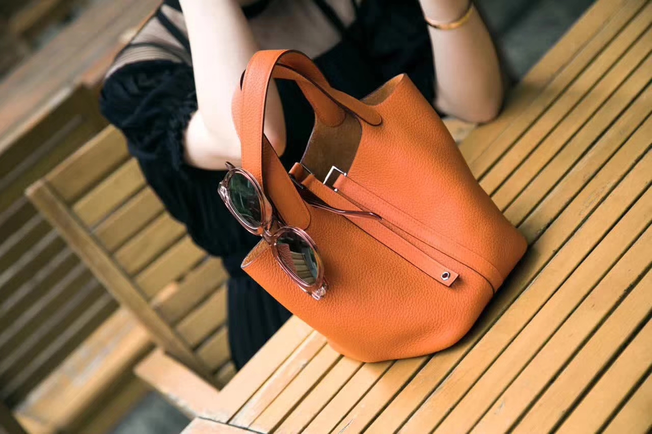爱马仕菜篮子包尺寸 Hermes 93橙色原厂TC牛手提水桶包Picotin 18cm