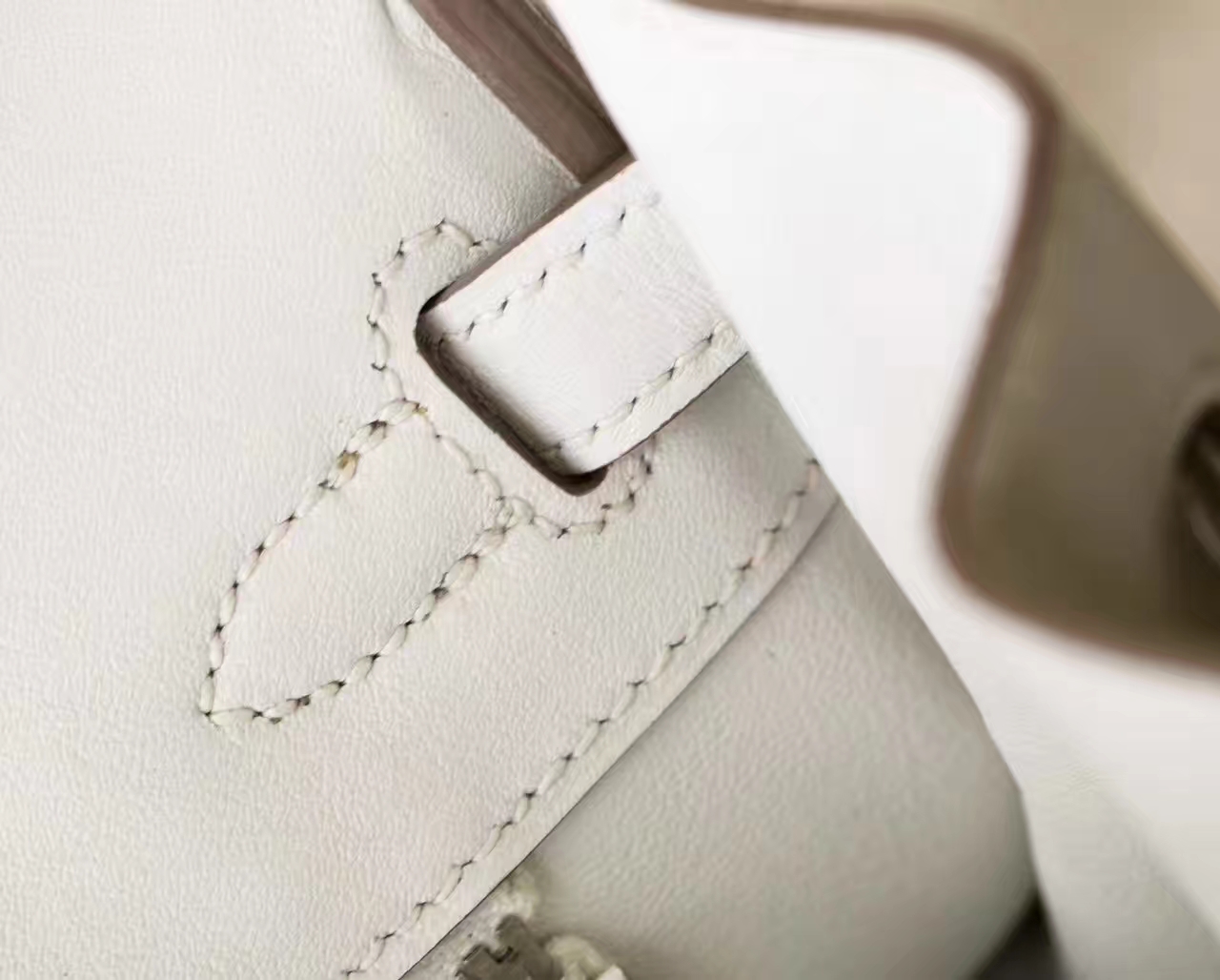Hermes女包价格 爱马仕奶昔白原厂Swift牛皮Birkin铂金包25cm 银扣