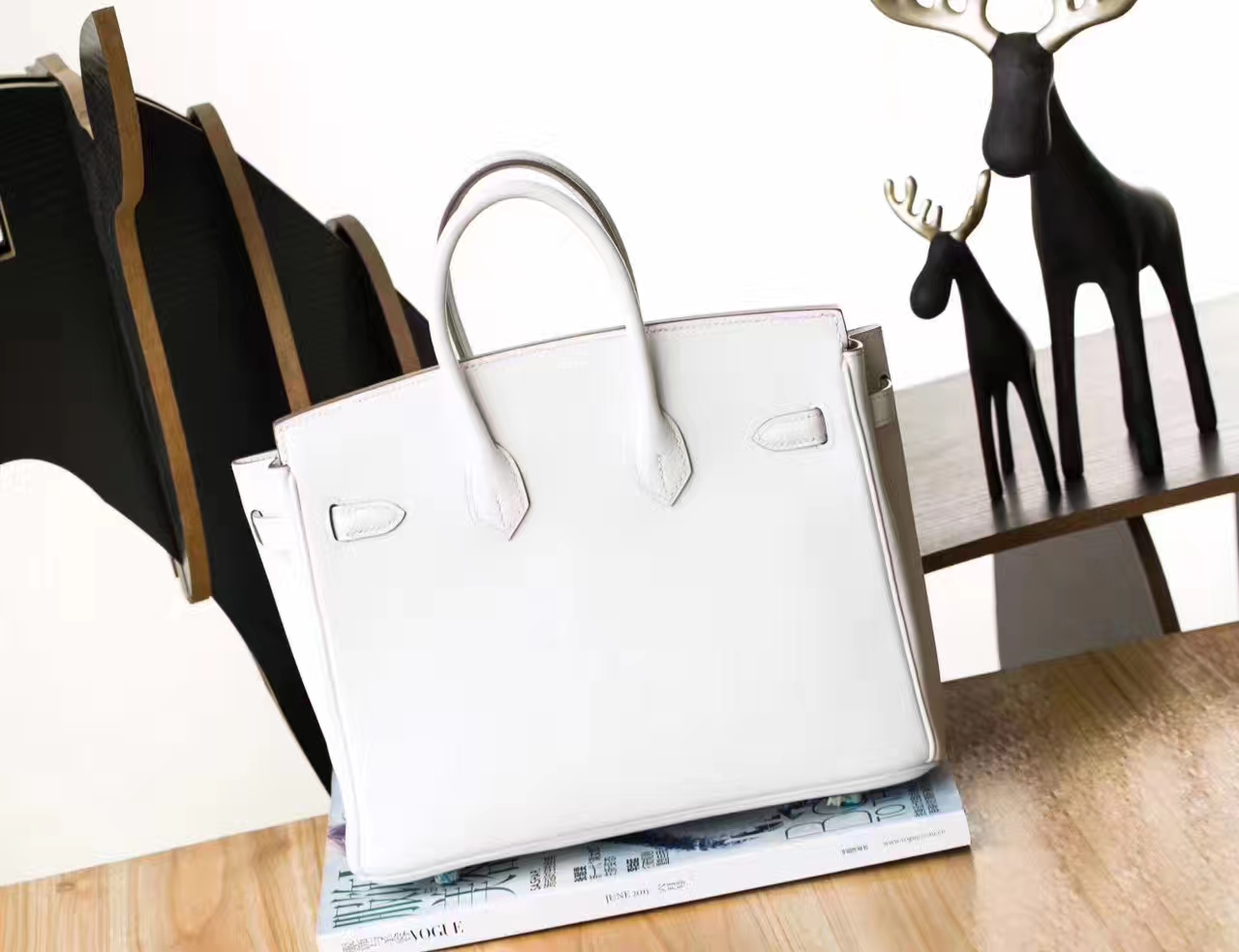 Hermes女包价格 爱马仕奶昔白原厂Swift牛皮Birkin铂金包25cm 银扣