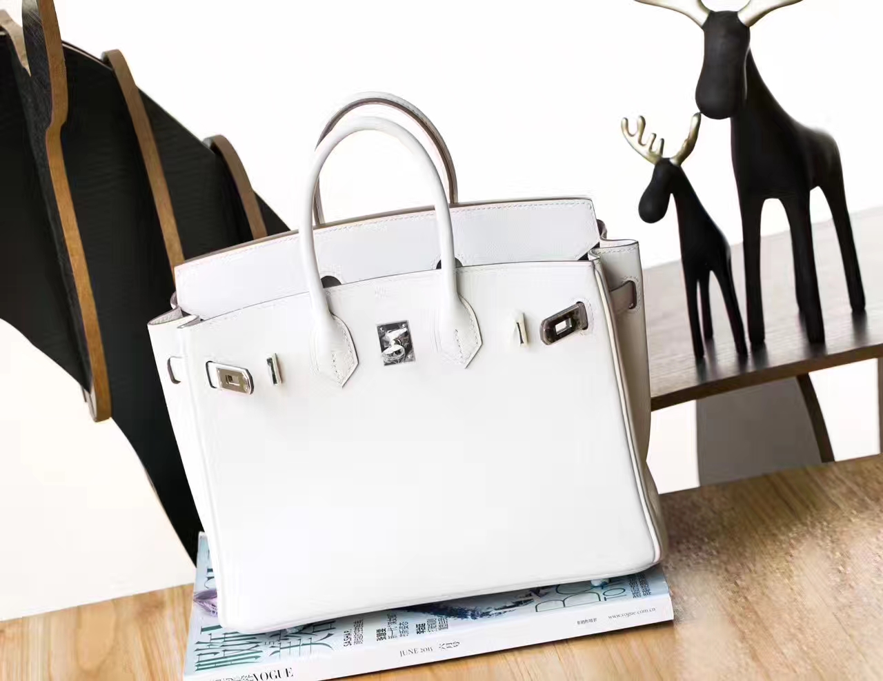 Hermes女包价格 爱马仕奶昔白原厂Swift牛皮Birkin铂金包25cm 银扣