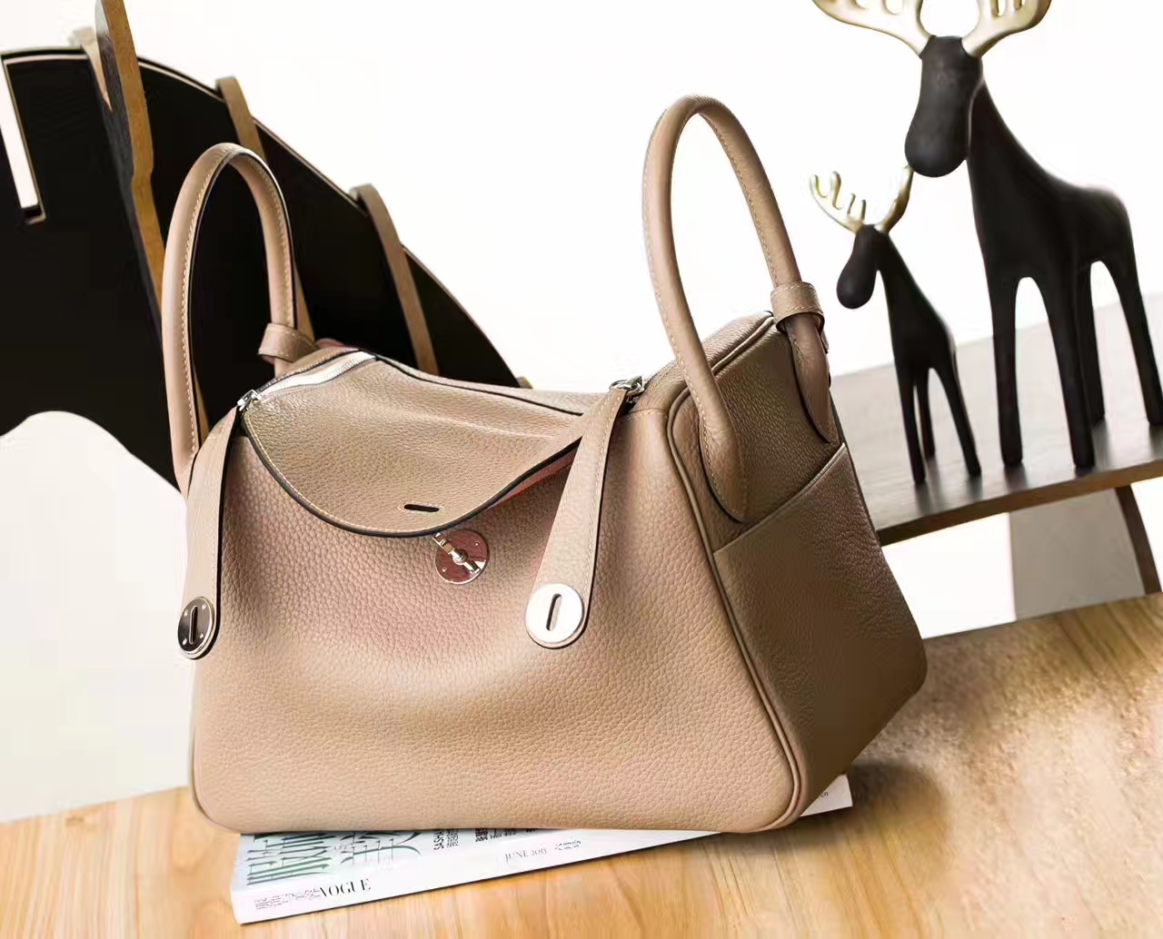 爱马仕琳迪包尺寸 Hermes Lindy 30cm 斑鸠灰拼樱花粉原厂TC牛皮