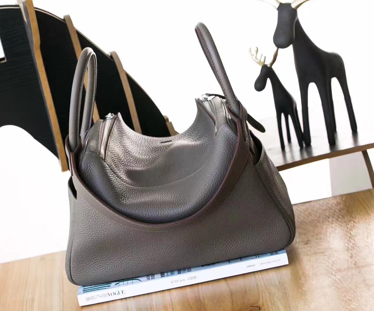 爱马仕琳迪包价格 Hermes Lindy30cm 8F锡器灰TC牛皮 银扣