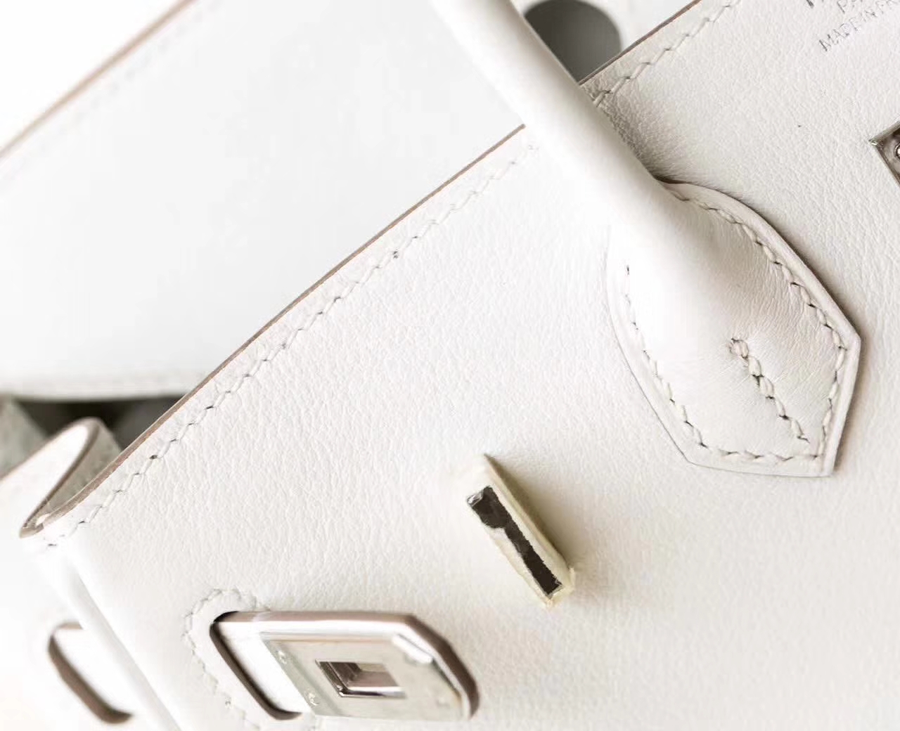 Hermes女包价格 爱马仕奶昔白原厂Swift牛皮Birkin铂金包25cm 银扣