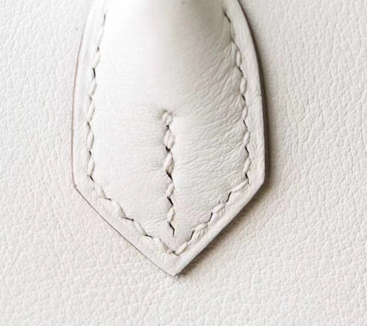 Hermes女包价格 爱马仕奶昔白原厂Swift牛皮Birkin铂金包25cm 银扣