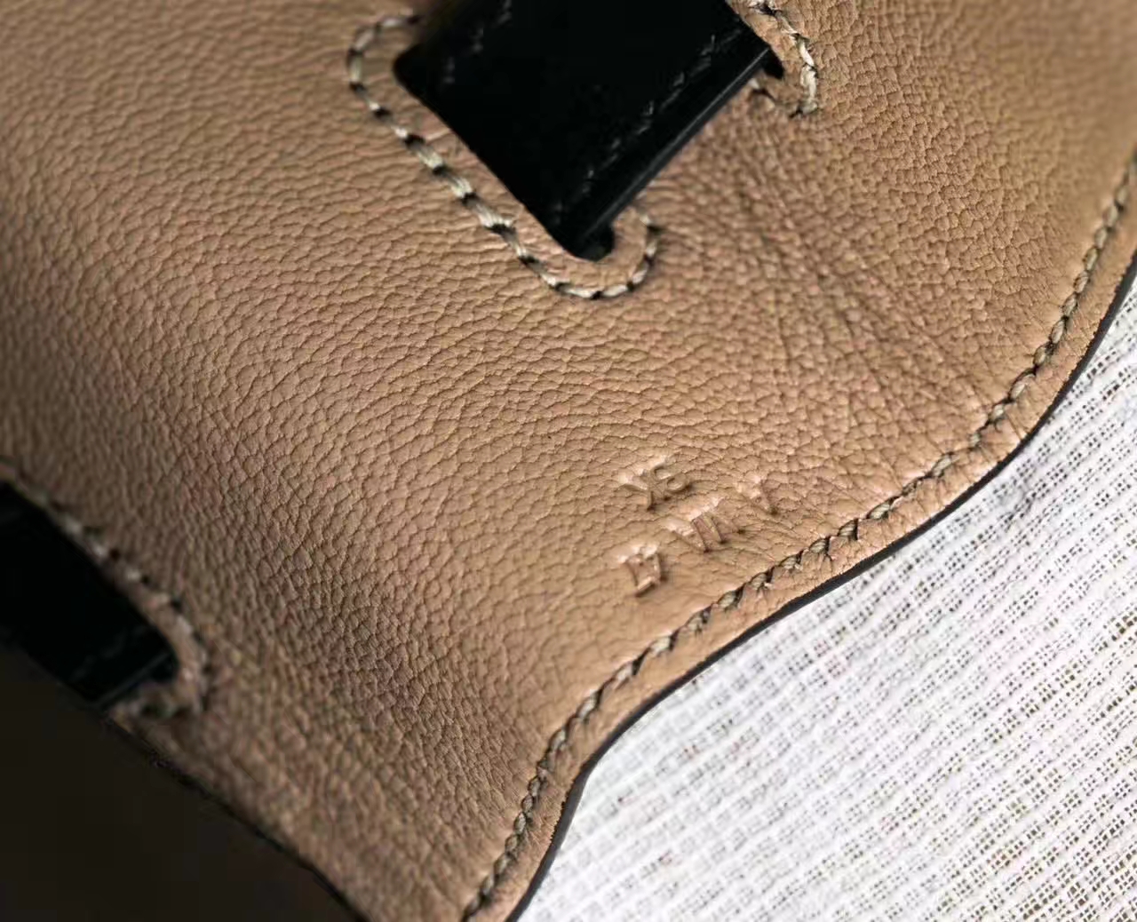 爱马仕铂金包价格 Hermes Birkin 35cm黑色原厂box牛皮内拼斑鸠灰