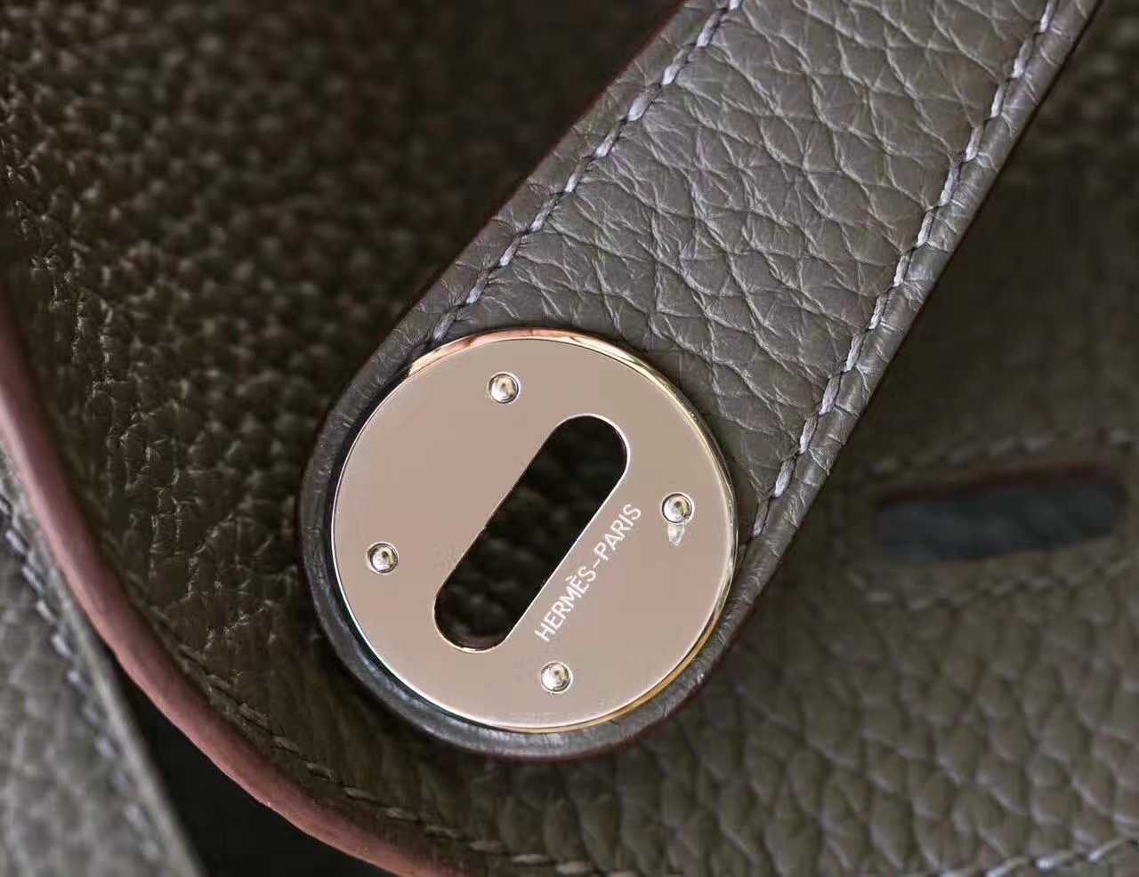 爱马仕琳迪包价格 Hermes Lindy30cm 8F锡器灰TC牛皮 银扣