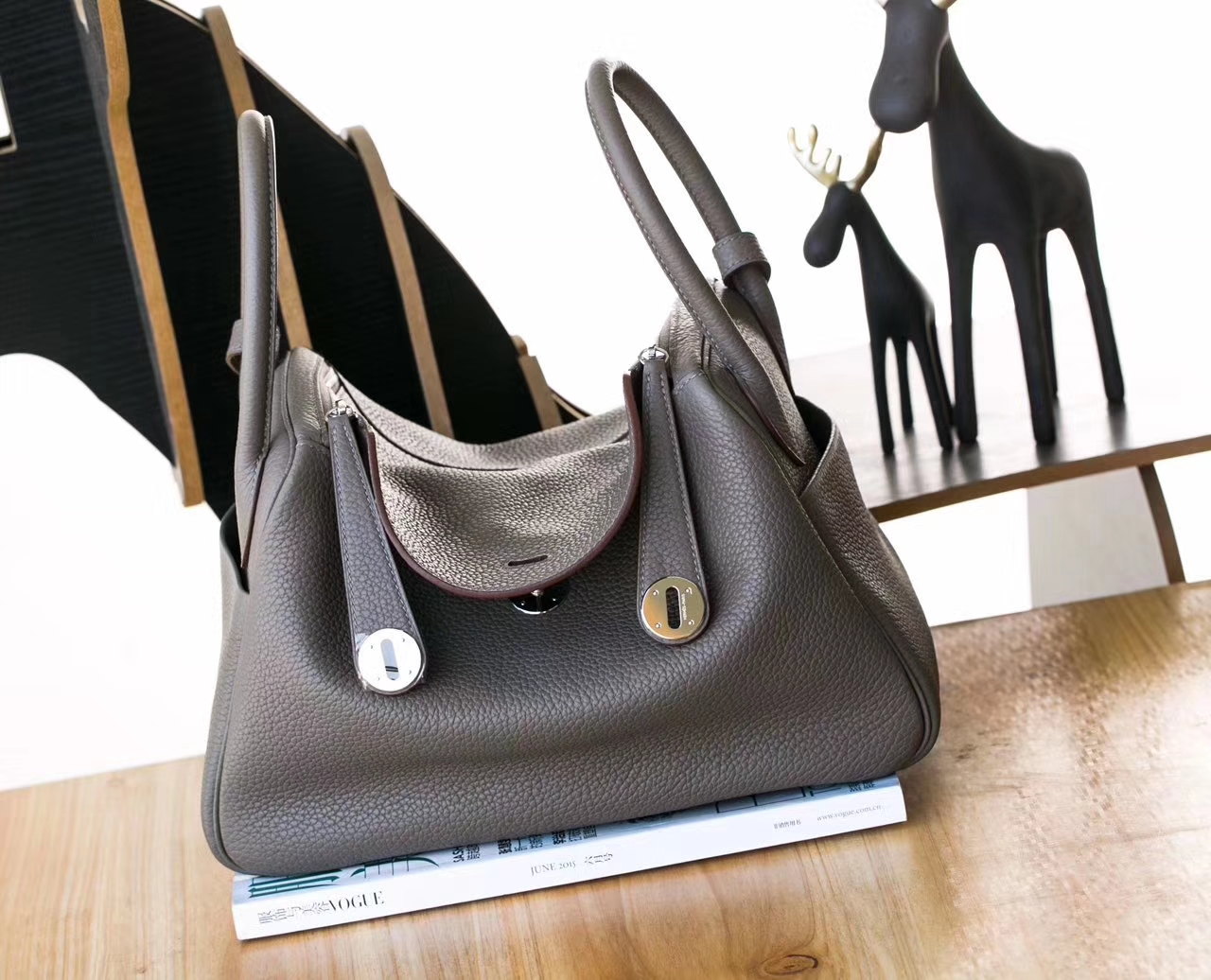 爱马仕琳迪包价格 Hermes Lindy30cm 8F锡器灰TC牛皮 银扣