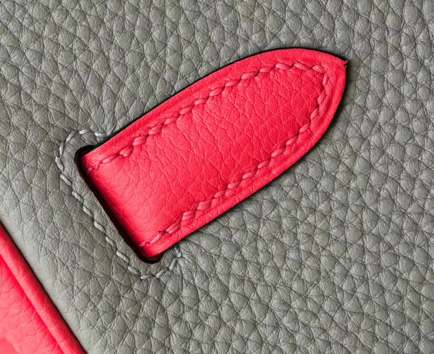 爱马仕铂金包价格 Hermes Birkin30cm 4W海鸥灰拼8W唇膏粉Togo牛皮 金扣
