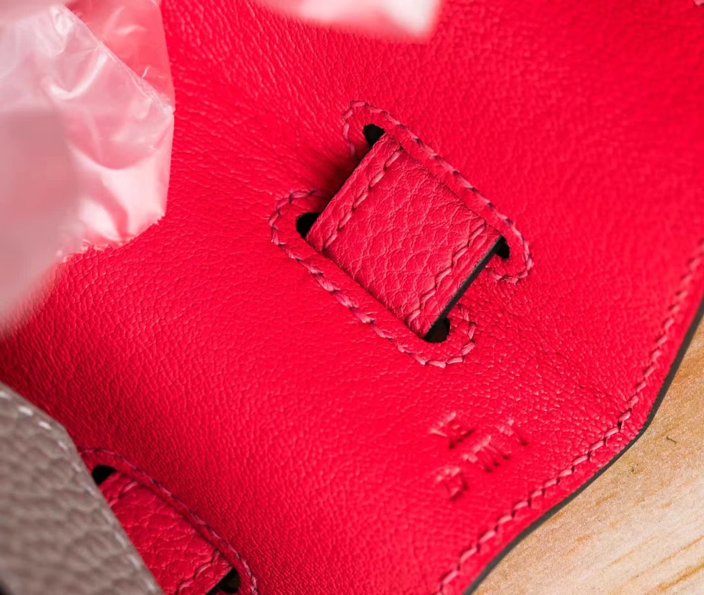 爱马仕铂金包价格 Hermes Birkin30cm 4W海鸥灰拼8W唇膏粉Togo牛皮 金扣