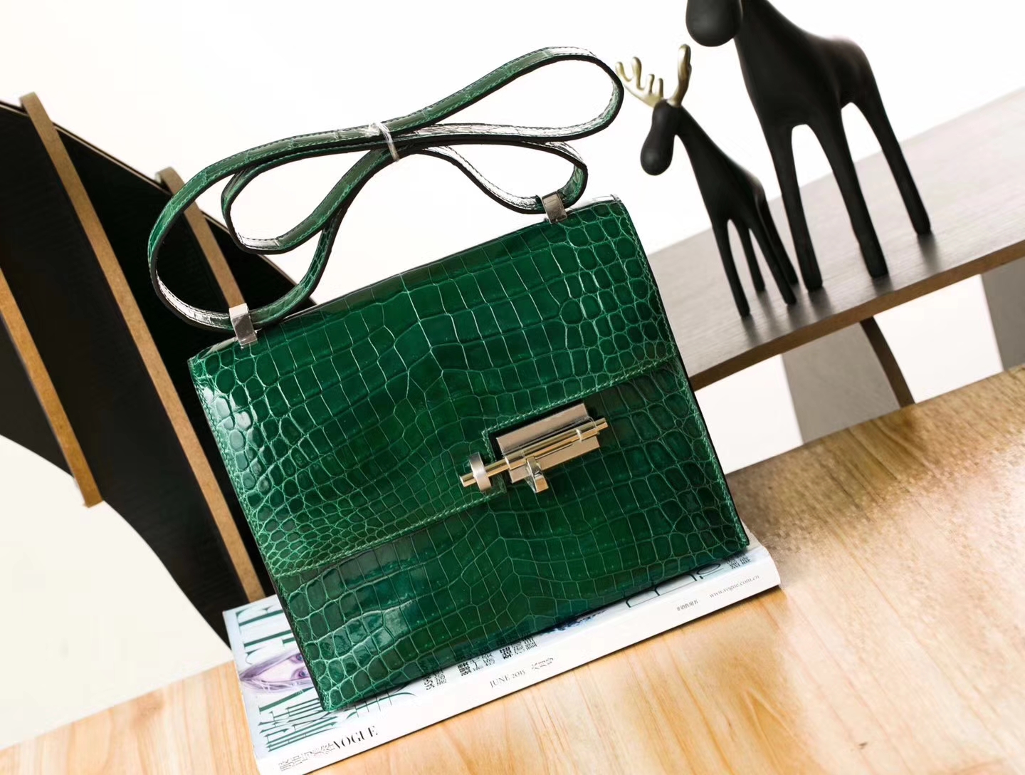 Hermes Verrou24cm 爱马仕翡翠绿亮面鳄鱼皮单肩斜挎女包 银扣
