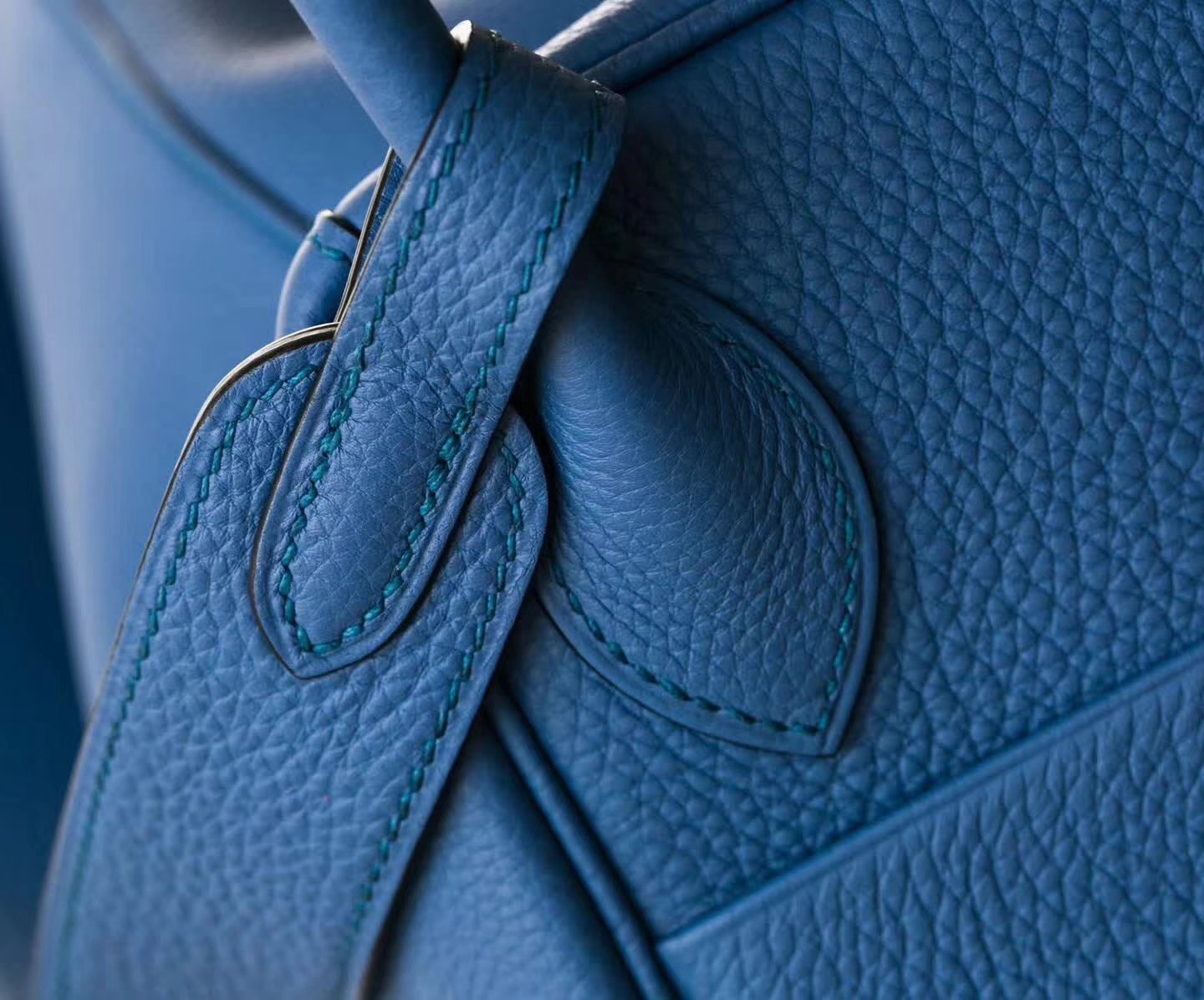 爱马仕Lindy女包 Hermes 2R玛瑙蓝拼4W海鸥灰Togo牛皮琳迪包30cm 金扣