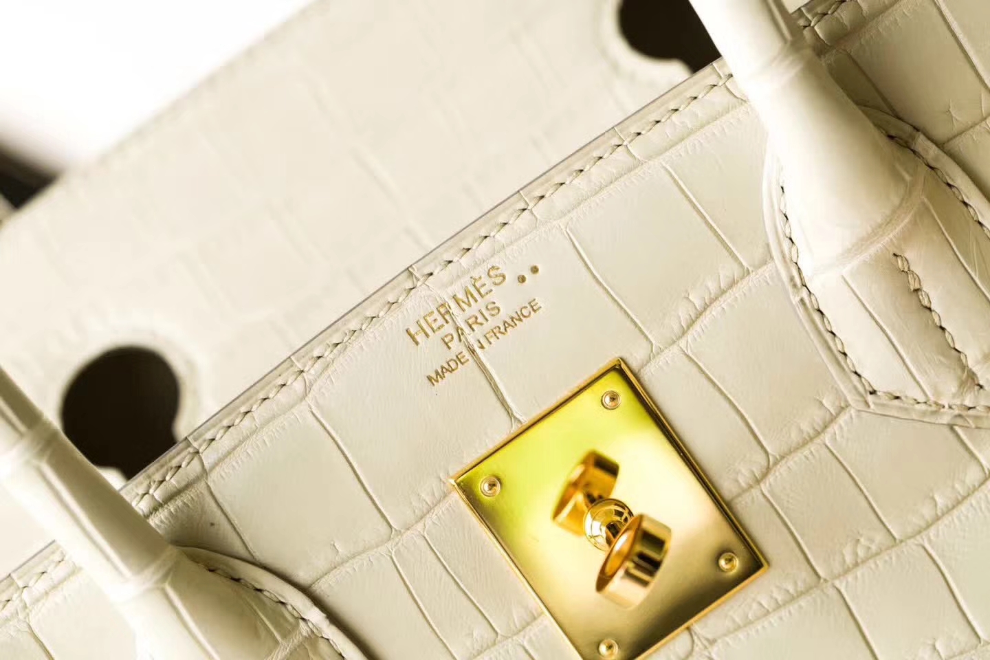 Hermes爱马仕铂金包尺寸 3C羊毛白雾面两点鳄鱼皮Birkin30cm 金扣