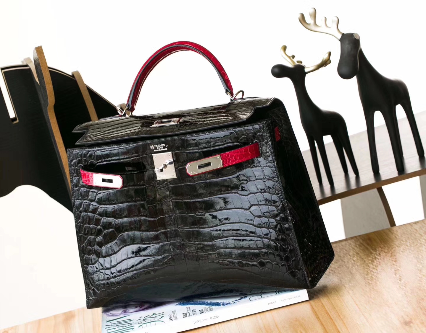 爱马仕新款凯莉包 Hermes Kelly32cm 黑色拼红色亮面鳄鱼皮 银扣