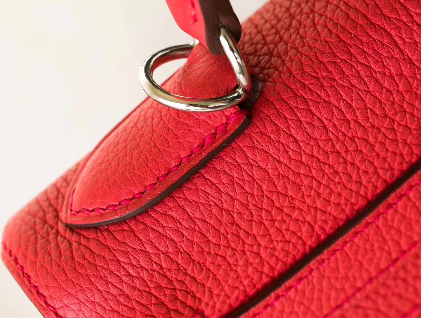 爱马仕凯莉包价格 Hermes Kelly28CM Q5国旗红顶级Togo牛皮 银扣