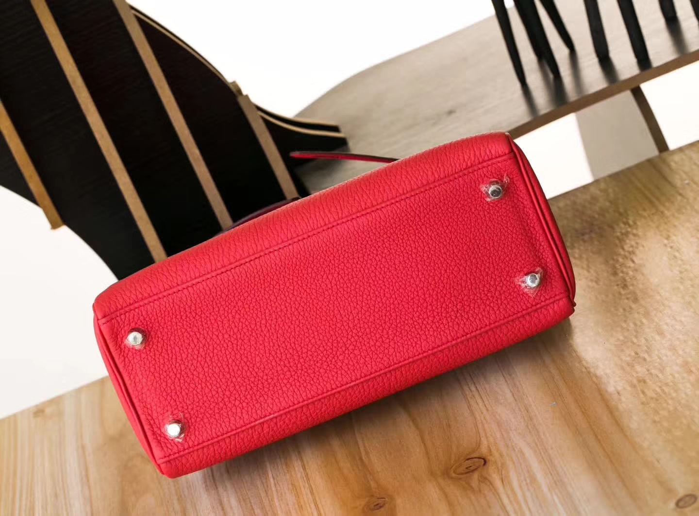 爱马仕凯莉包价格 Hermes Kelly28CM Q5国旗红顶级Togo牛皮 银扣