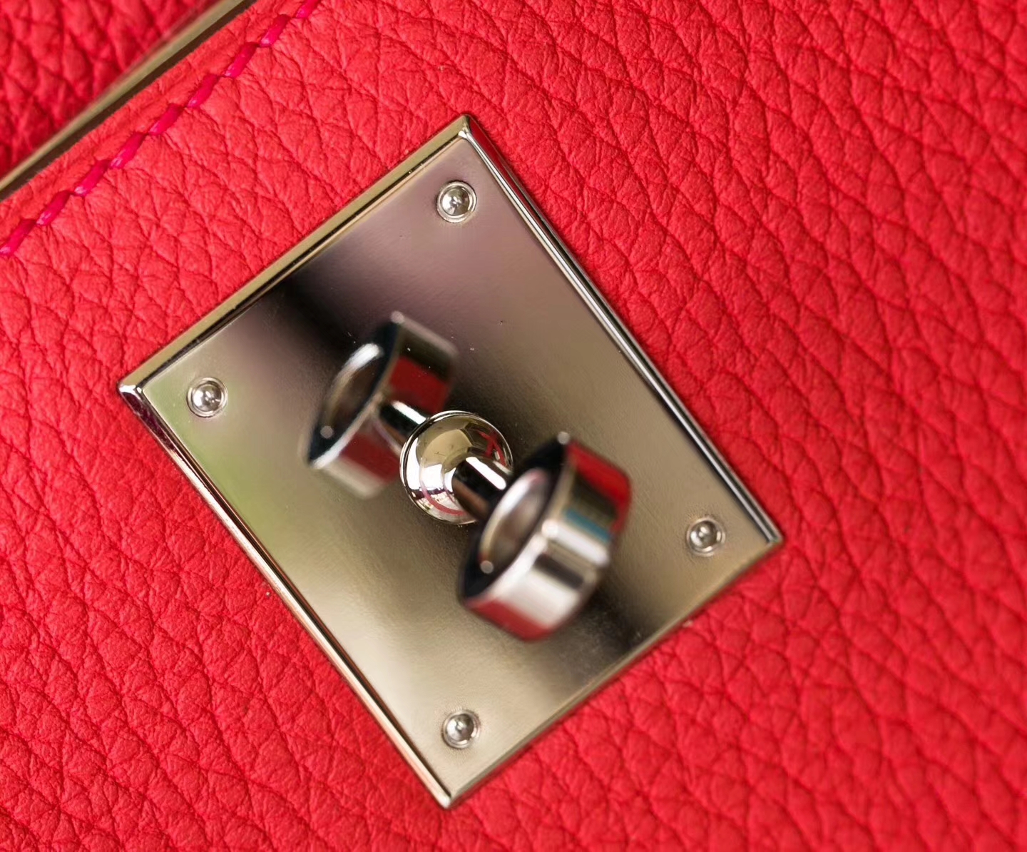爱马仕凯莉包价格 Hermes Kelly28CM Q5国旗红顶级Togo牛皮 银扣