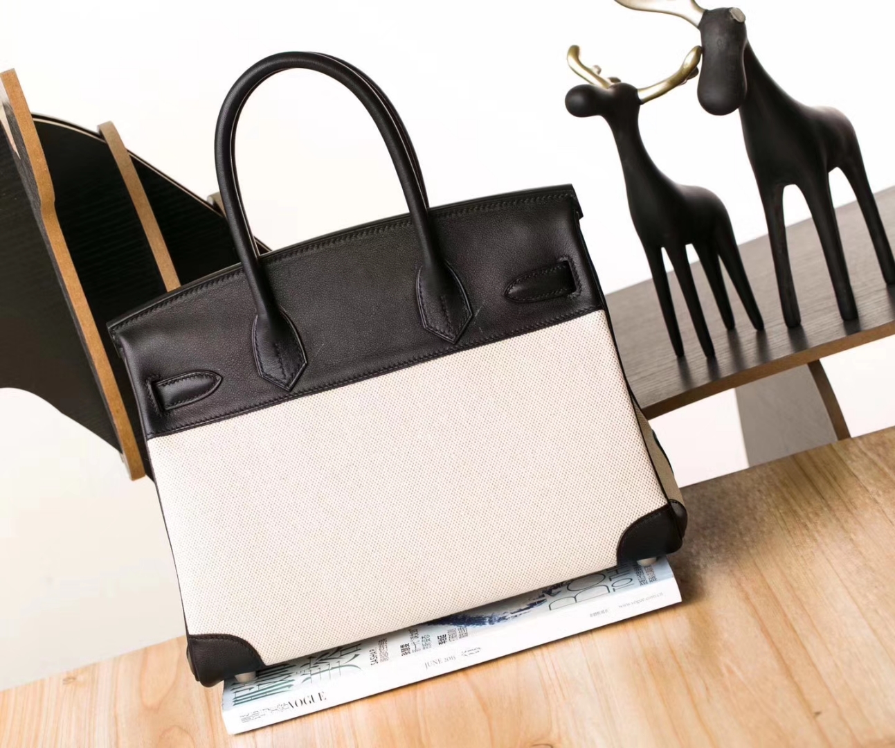 Hermes包包官网 爱马仕黑色Swift皮拼奶昔白帆布Birkin30铂金包 金扣
