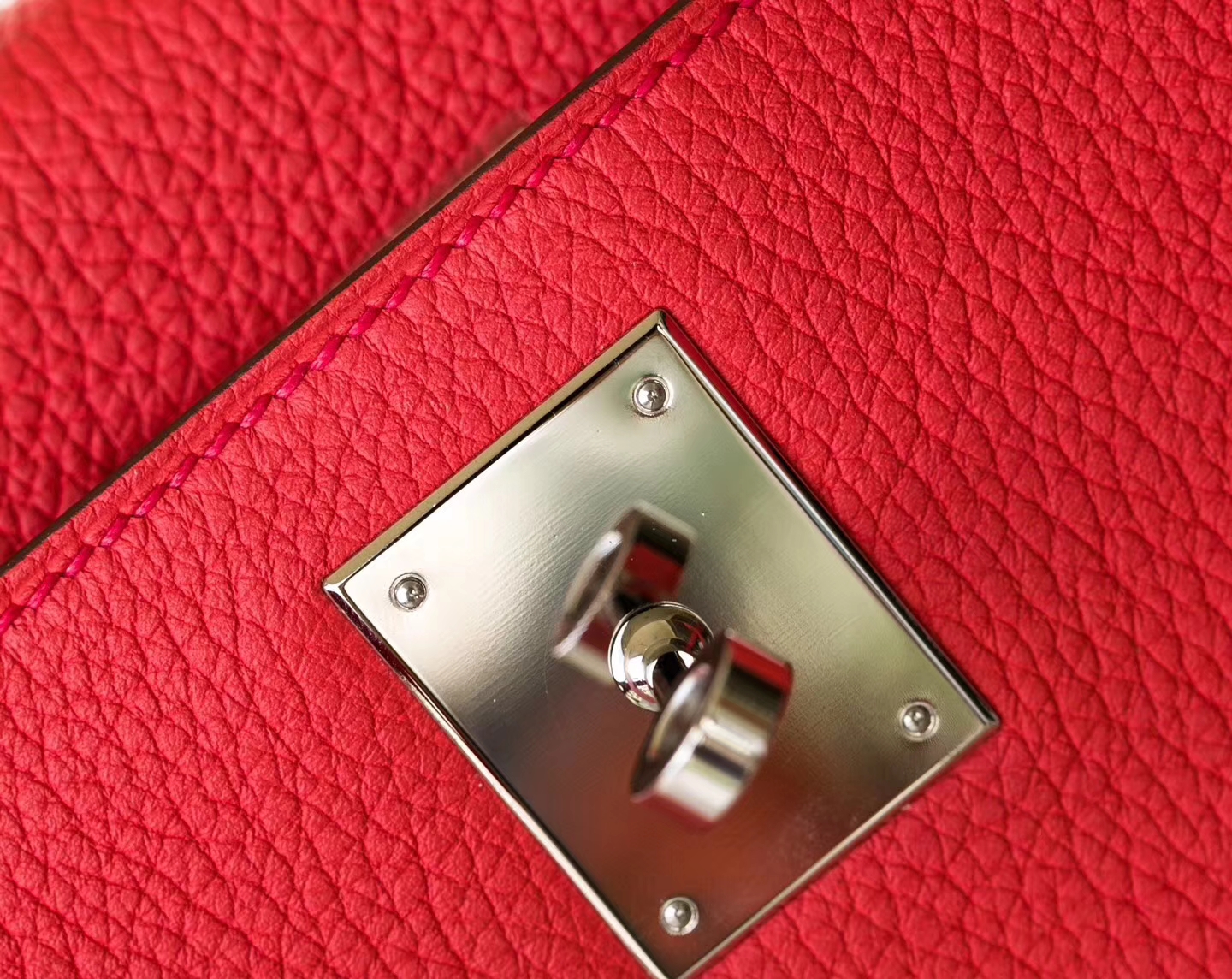 爱马仕凯莉包价格 Hermes Kelly28CM Q5国旗红顶级Togo牛皮 银扣